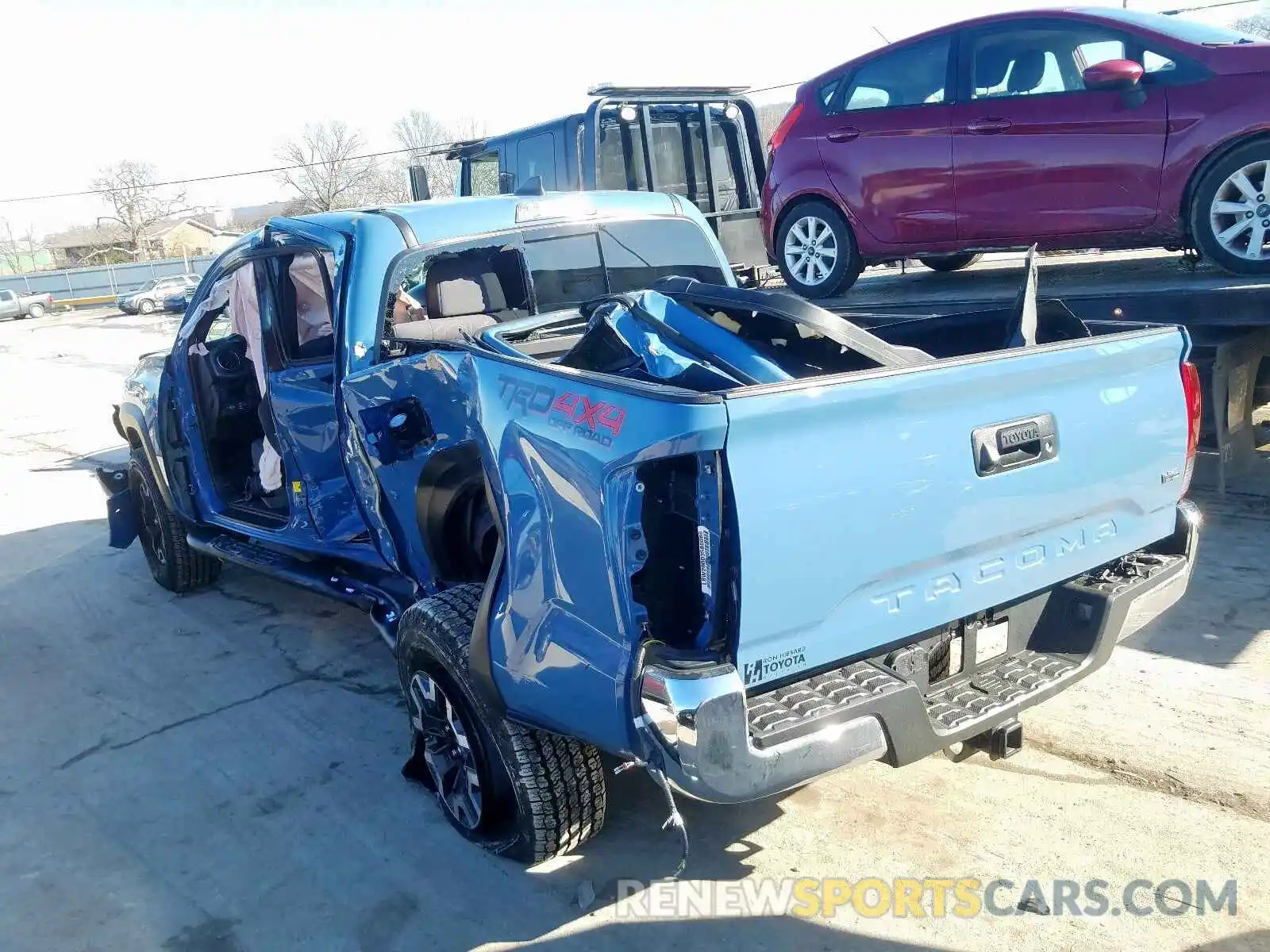 3 Photograph of a damaged car 3TMCZ5AN5KM270884 TOYOTA TACOMA 2019