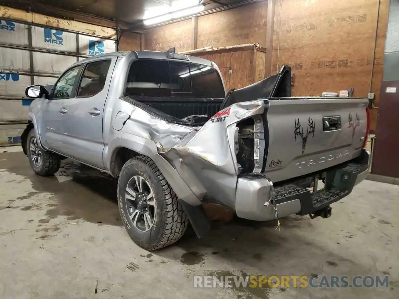 3 Photograph of a damaged car 3TMCZ5AN5KM272313 TOYOTA TACOMA 2019