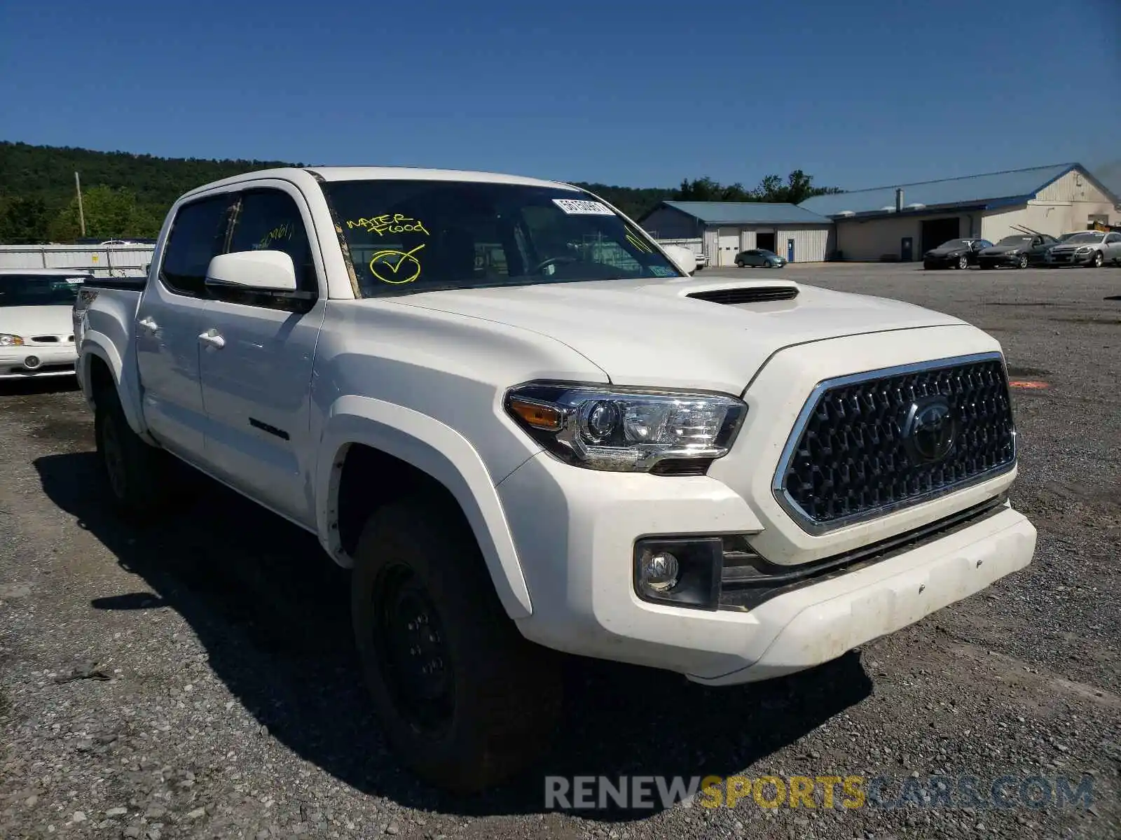 1 Photograph of a damaged car 3TMCZ5AN5KM276491 TOYOTA TACOMA 2019