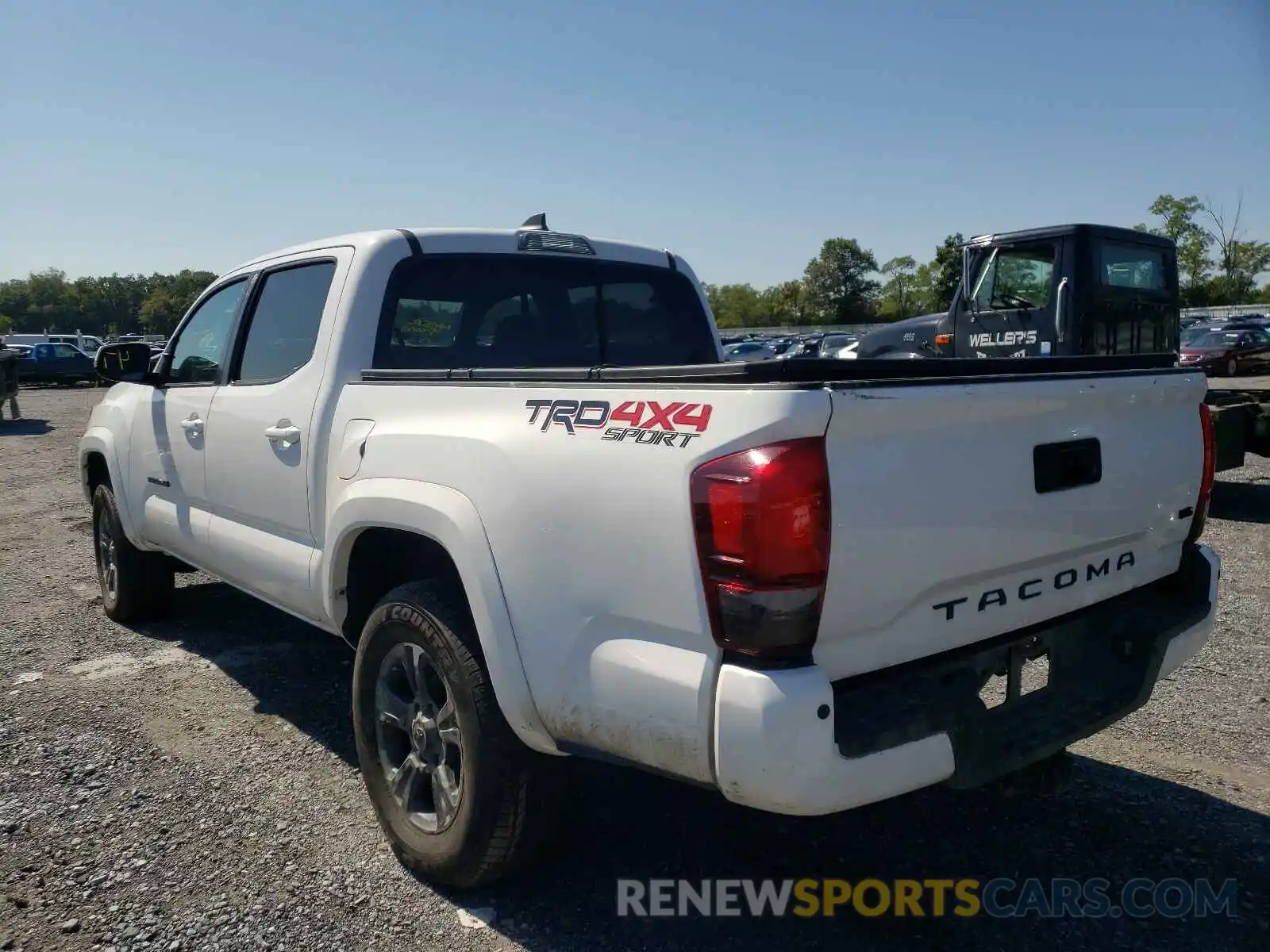 3 Photograph of a damaged car 3TMCZ5AN5KM276491 TOYOTA TACOMA 2019