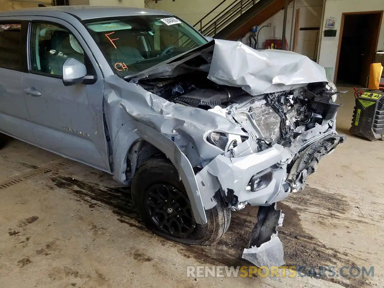 9 Photograph of a damaged car 3TMCZ5AN5KM278693 TOYOTA TACOMA 2019