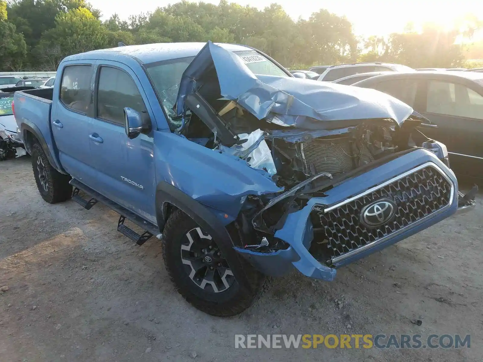 1 Photograph of a damaged car 3TMCZ5AN5KM280797 TOYOTA TACOMA 2019