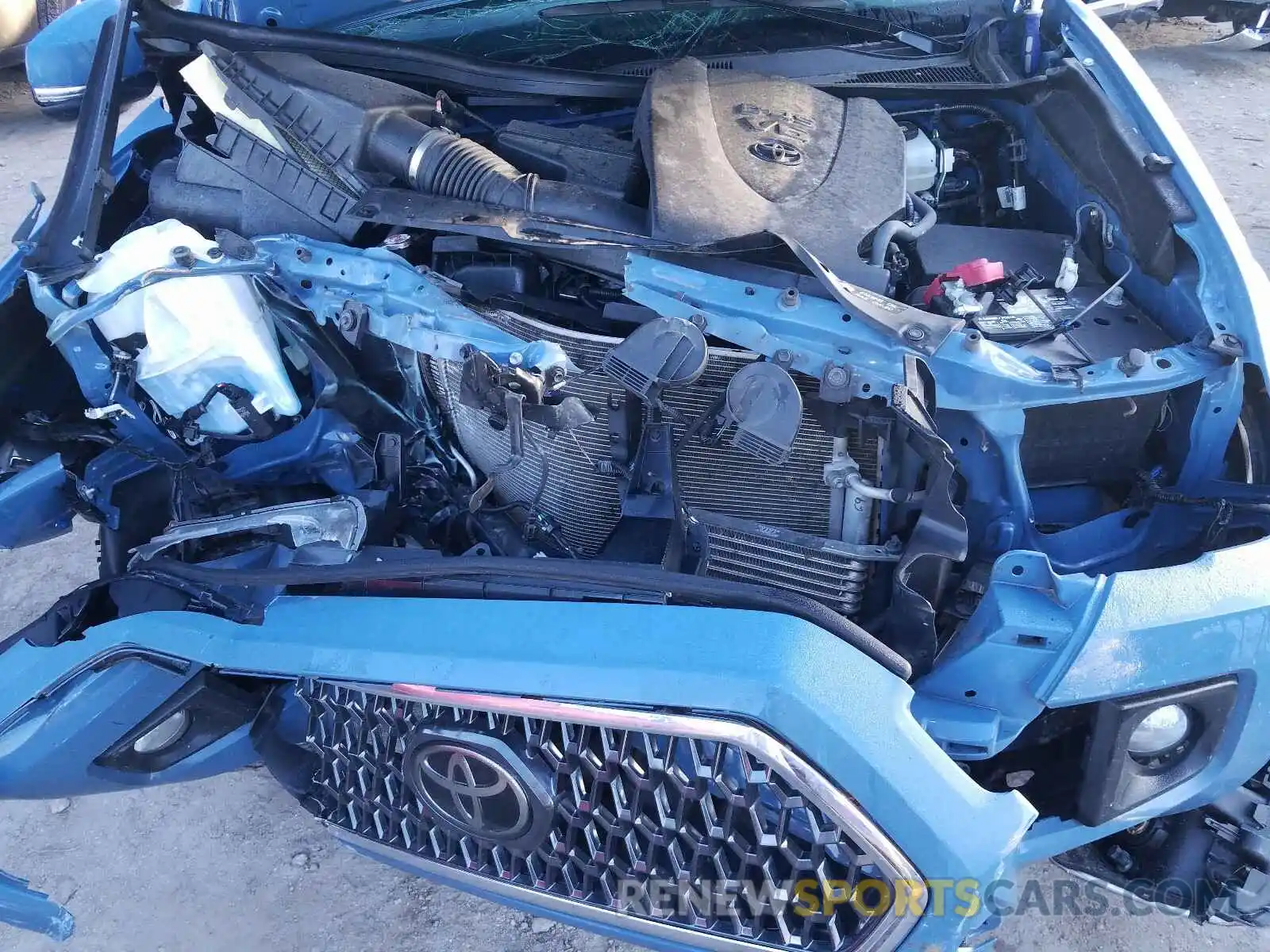 7 Photograph of a damaged car 3TMCZ5AN5KM280797 TOYOTA TACOMA 2019