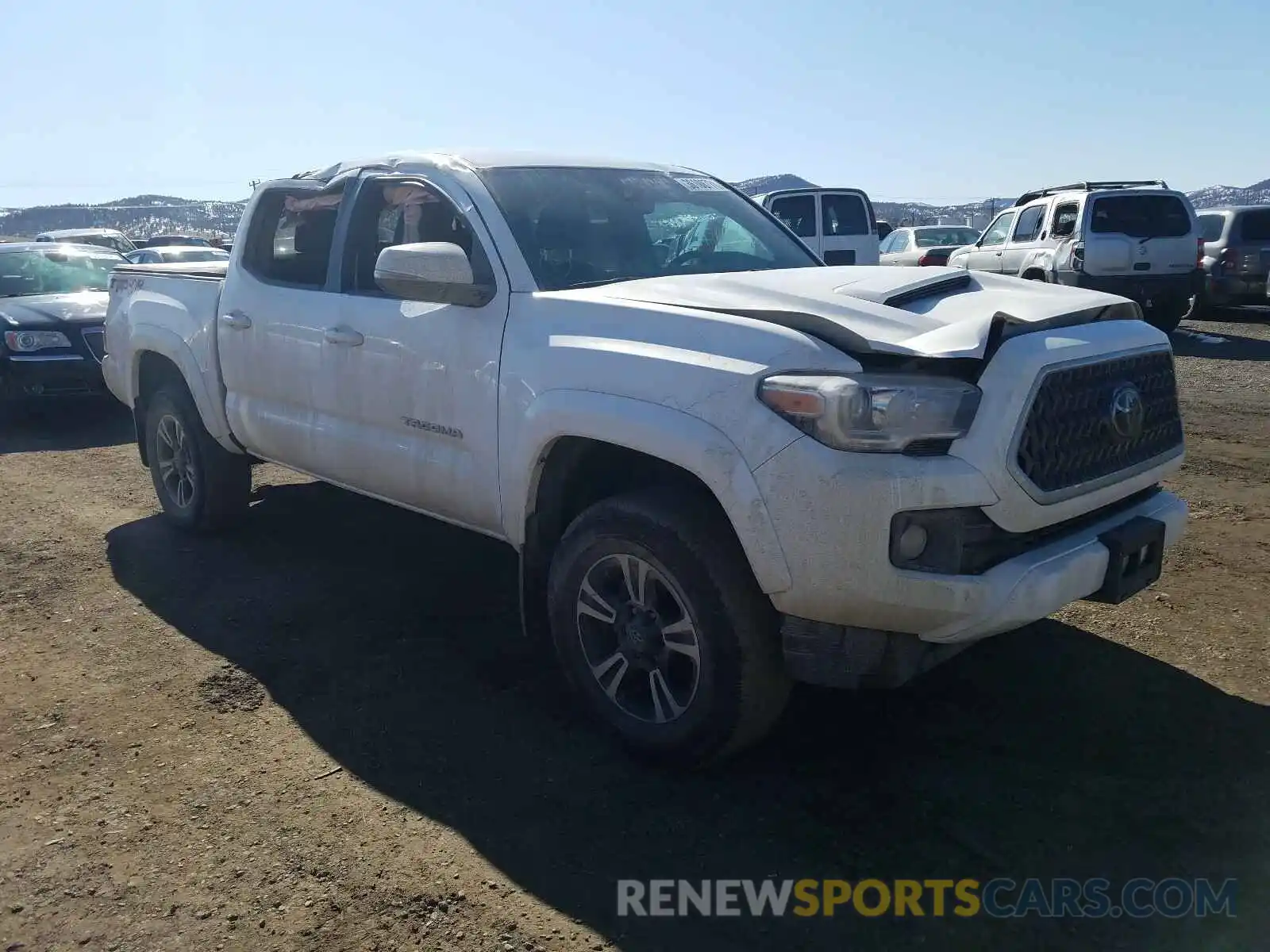 1 Photograph of a damaged car 3TMCZ5AN5KM282341 TOYOTA TACOMA 2019