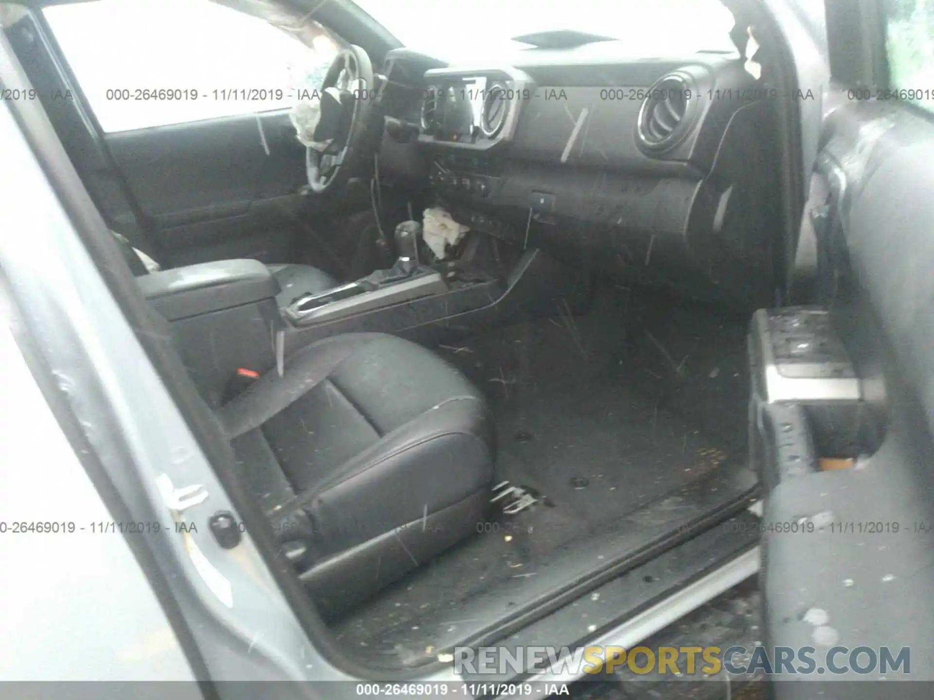 5 Photograph of a damaged car 3TMCZ5AN5KM283991 TOYOTA TACOMA 2019