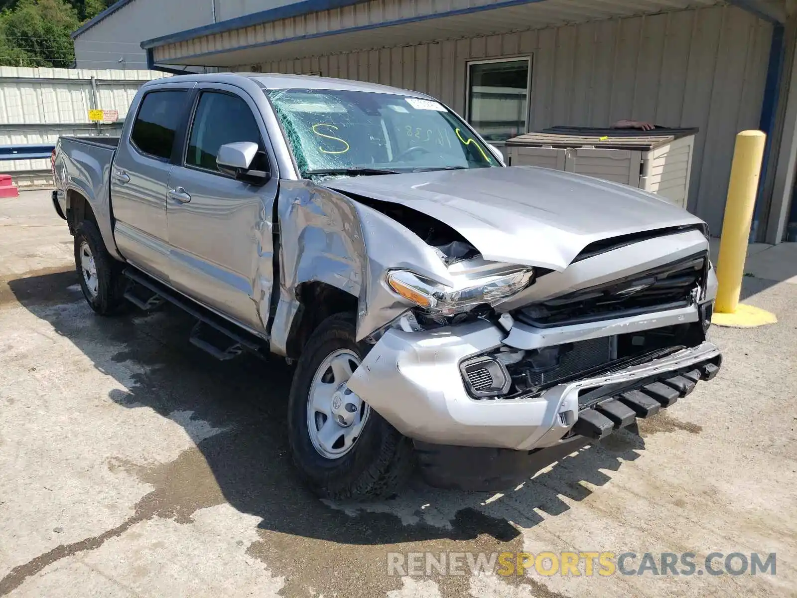 1 Photograph of a damaged car 3TMCZ5AN5KM285644 TOYOTA TACOMA 2019