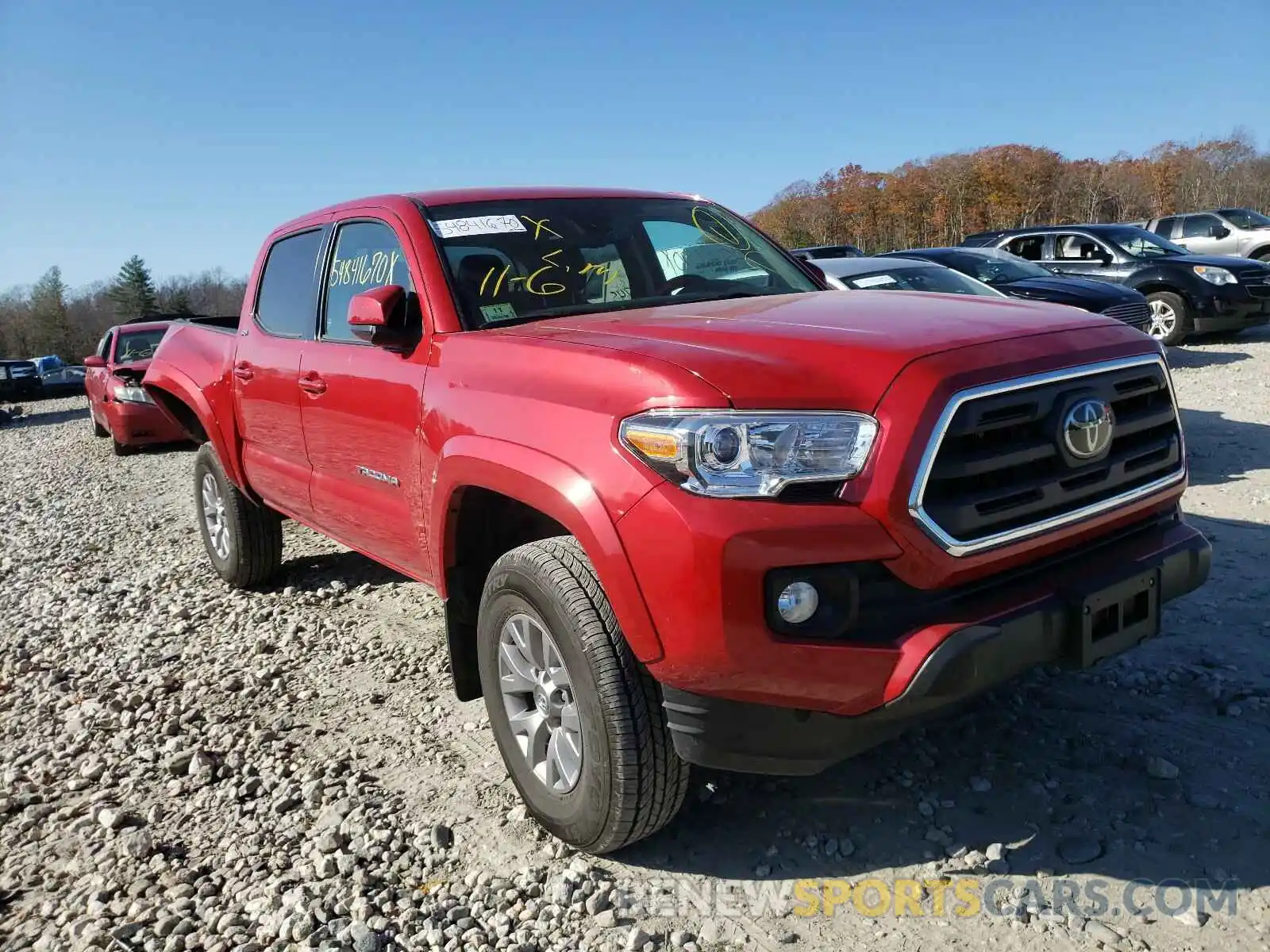 1 Photograph of a damaged car 3TMCZ5AN5KM286132 TOYOTA TACOMA 2019