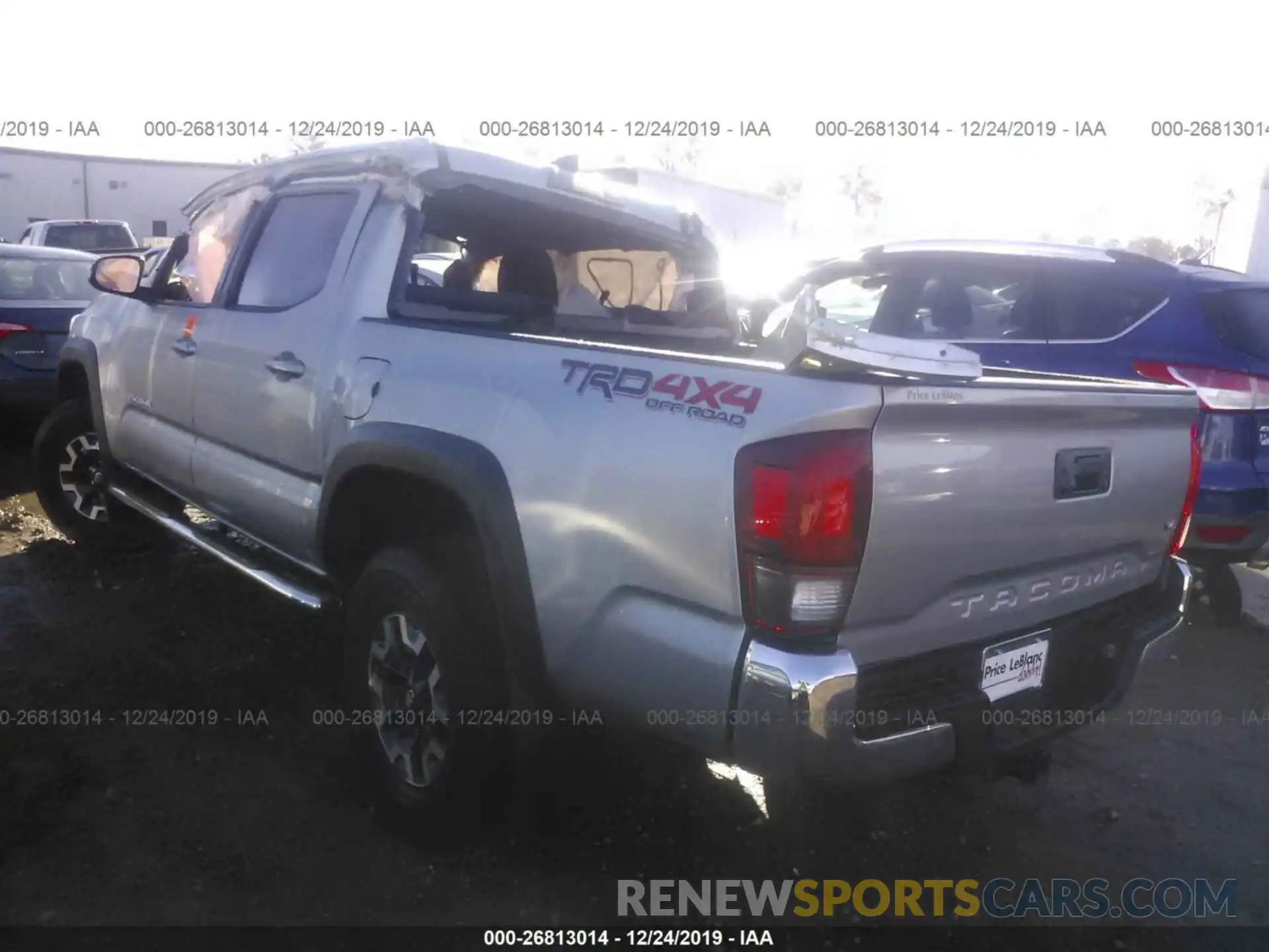 3 Photograph of a damaged car 3TMCZ5AN5KM286244 TOYOTA TACOMA 2019