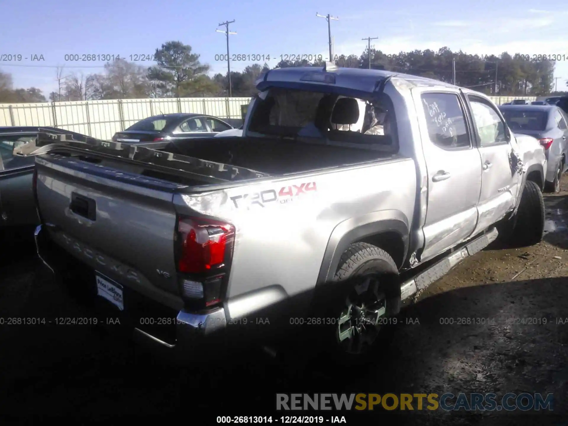 4 Photograph of a damaged car 3TMCZ5AN5KM286244 TOYOTA TACOMA 2019