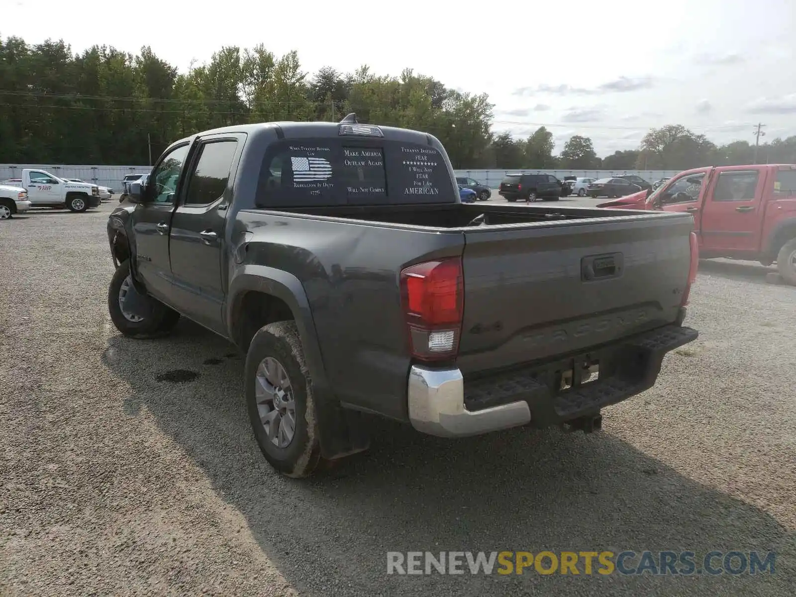 3 Photograph of a damaged car 3TMCZ5AN5KM286485 TOYOTA TACOMA 2019