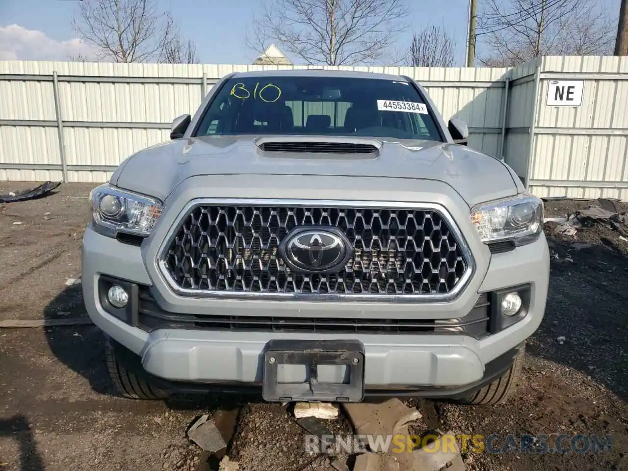 5 Photograph of a damaged car 3TMCZ5AN5KM288088 TOYOTA TACOMA 2019