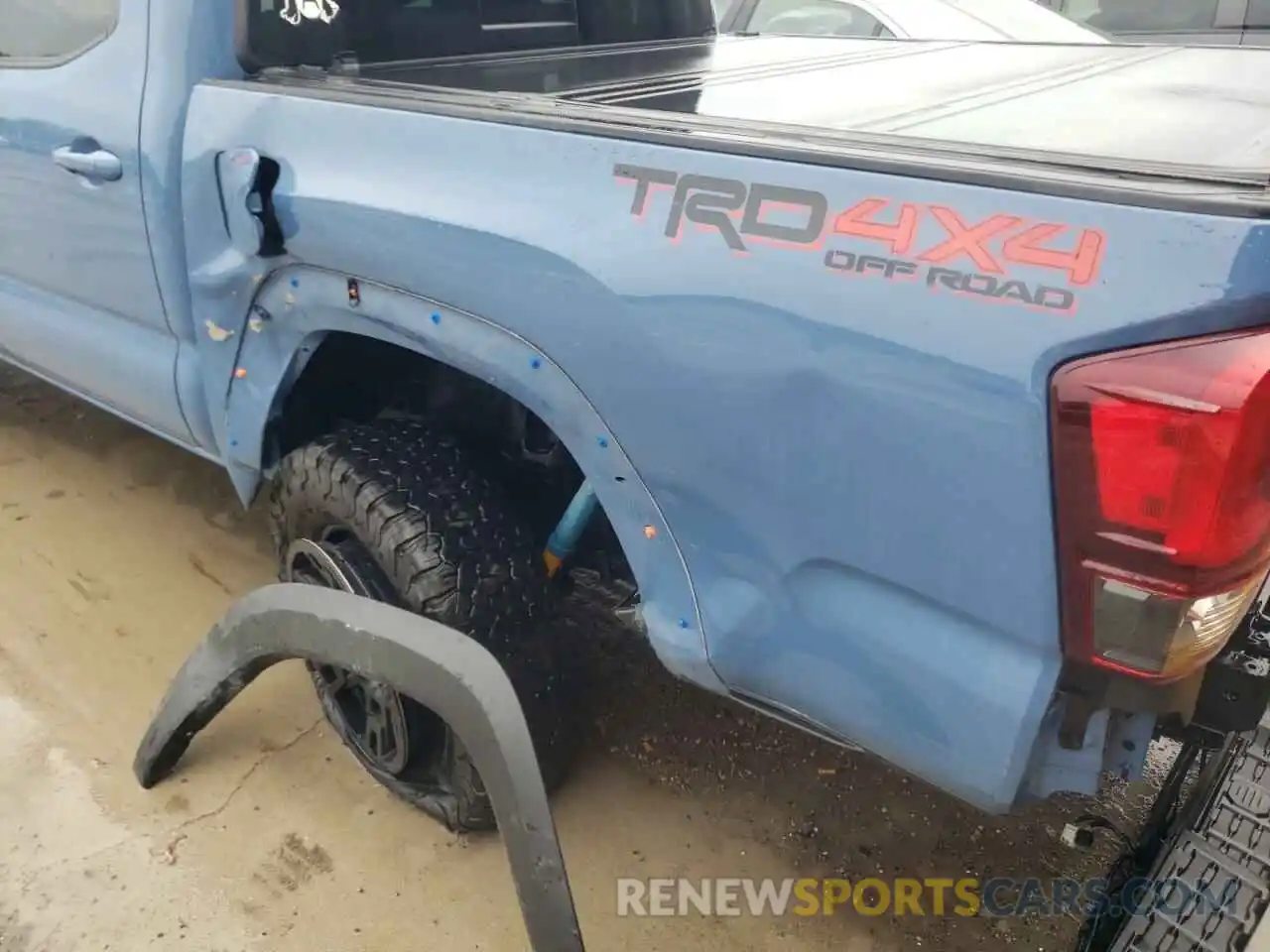 9 Photograph of a damaged car 3TMCZ5AN6KM192048 TOYOTA TACOMA 2019