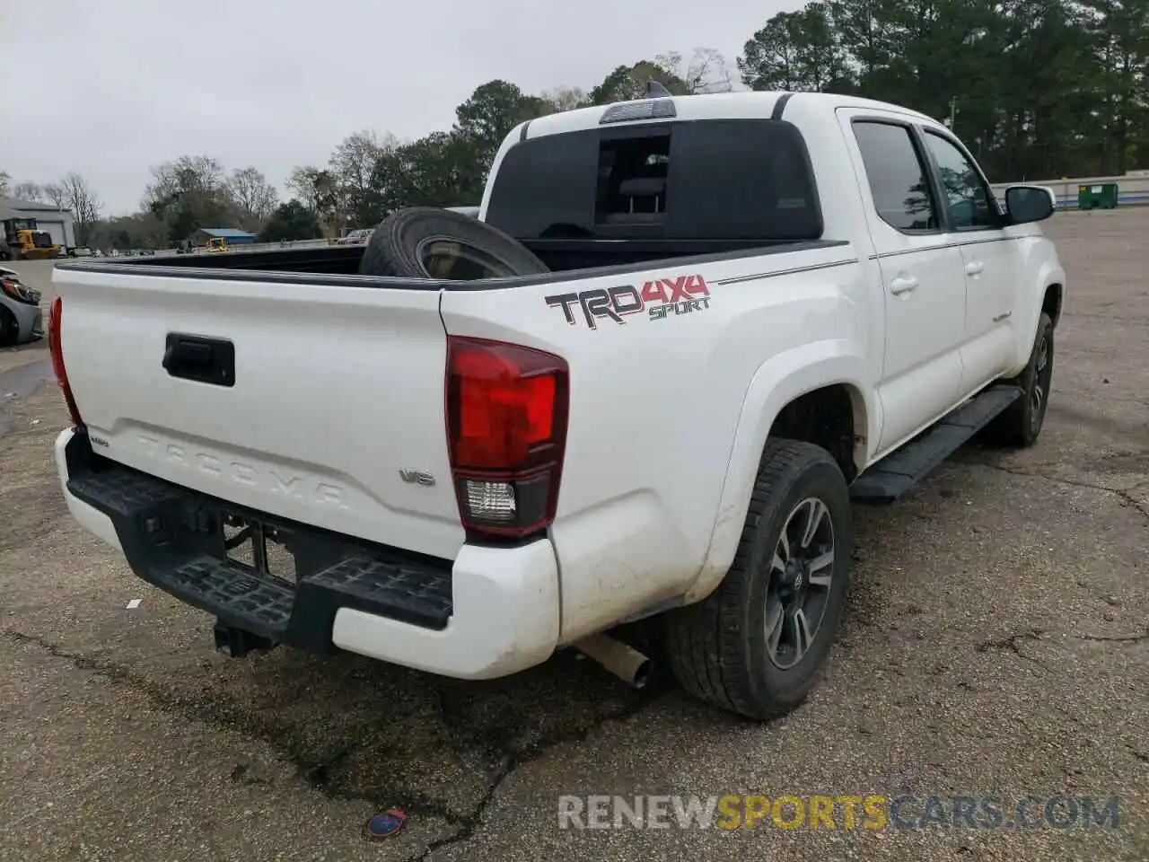 4 Photograph of a damaged car 3TMCZ5AN6KM195175 TOYOTA TACOMA 2019