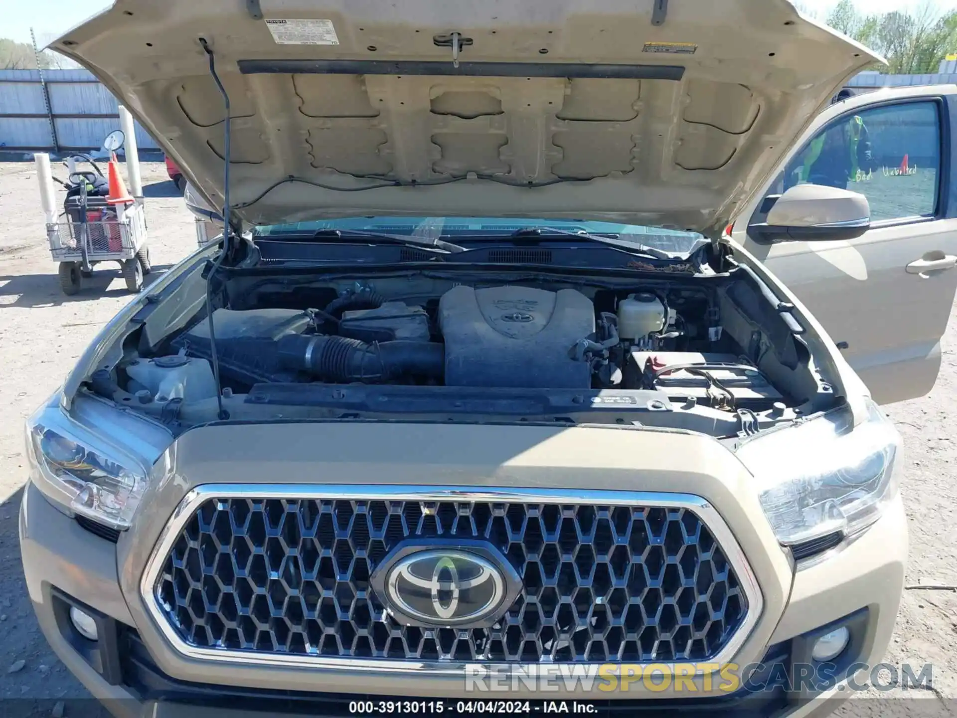 10 Photograph of a damaged car 3TMCZ5AN6KM195774 TOYOTA TACOMA 2019