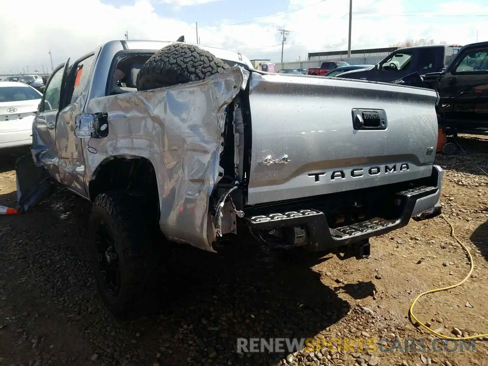 3 Photograph of a damaged car 3TMCZ5AN6KM196438 TOYOTA TACOMA 2019