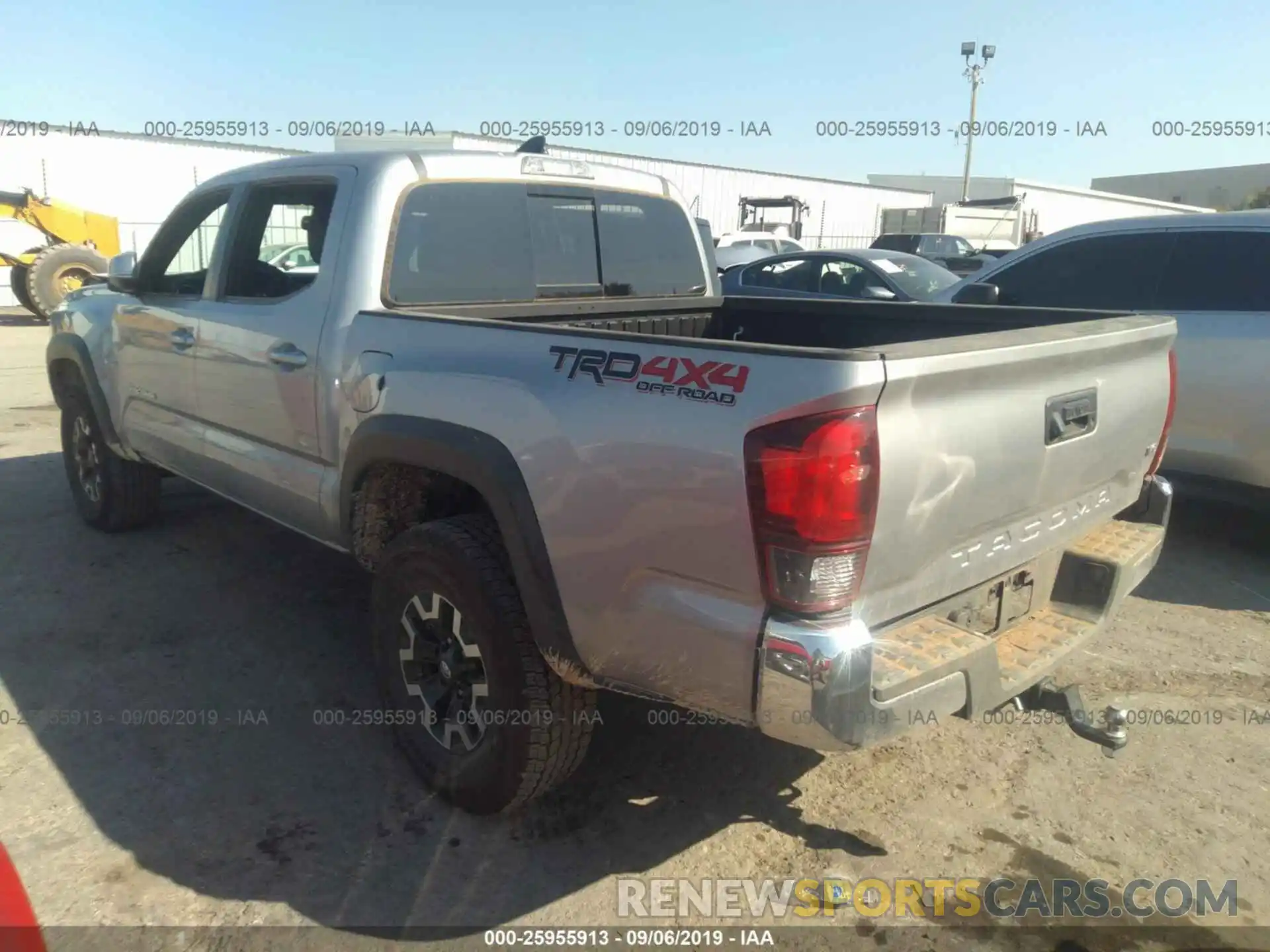 3 Photograph of a damaged car 3TMCZ5AN6KM198612 TOYOTA TACOMA 2019