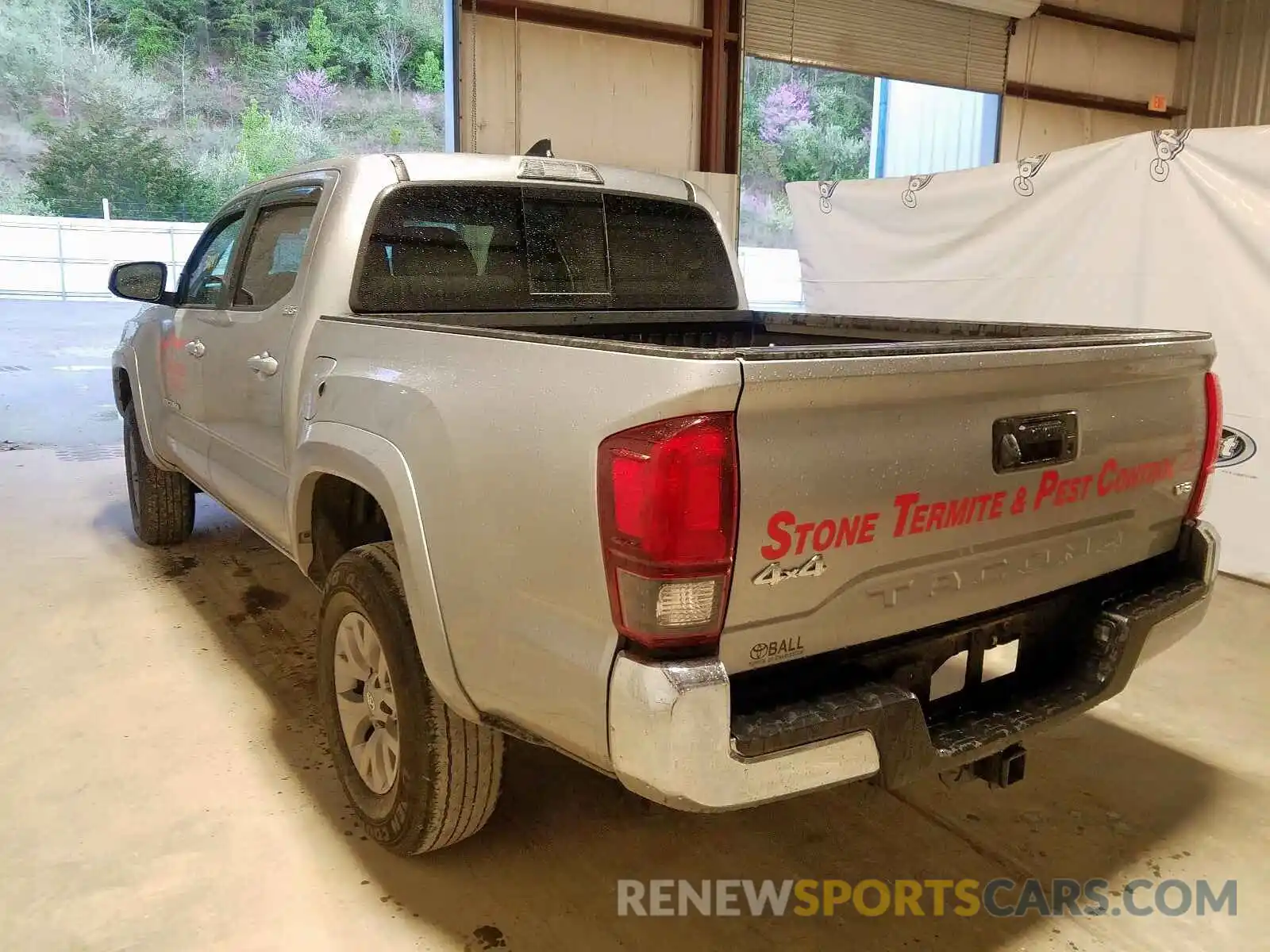 3 Photograph of a damaged car 3TMCZ5AN6KM200570 TOYOTA TACOMA 2019