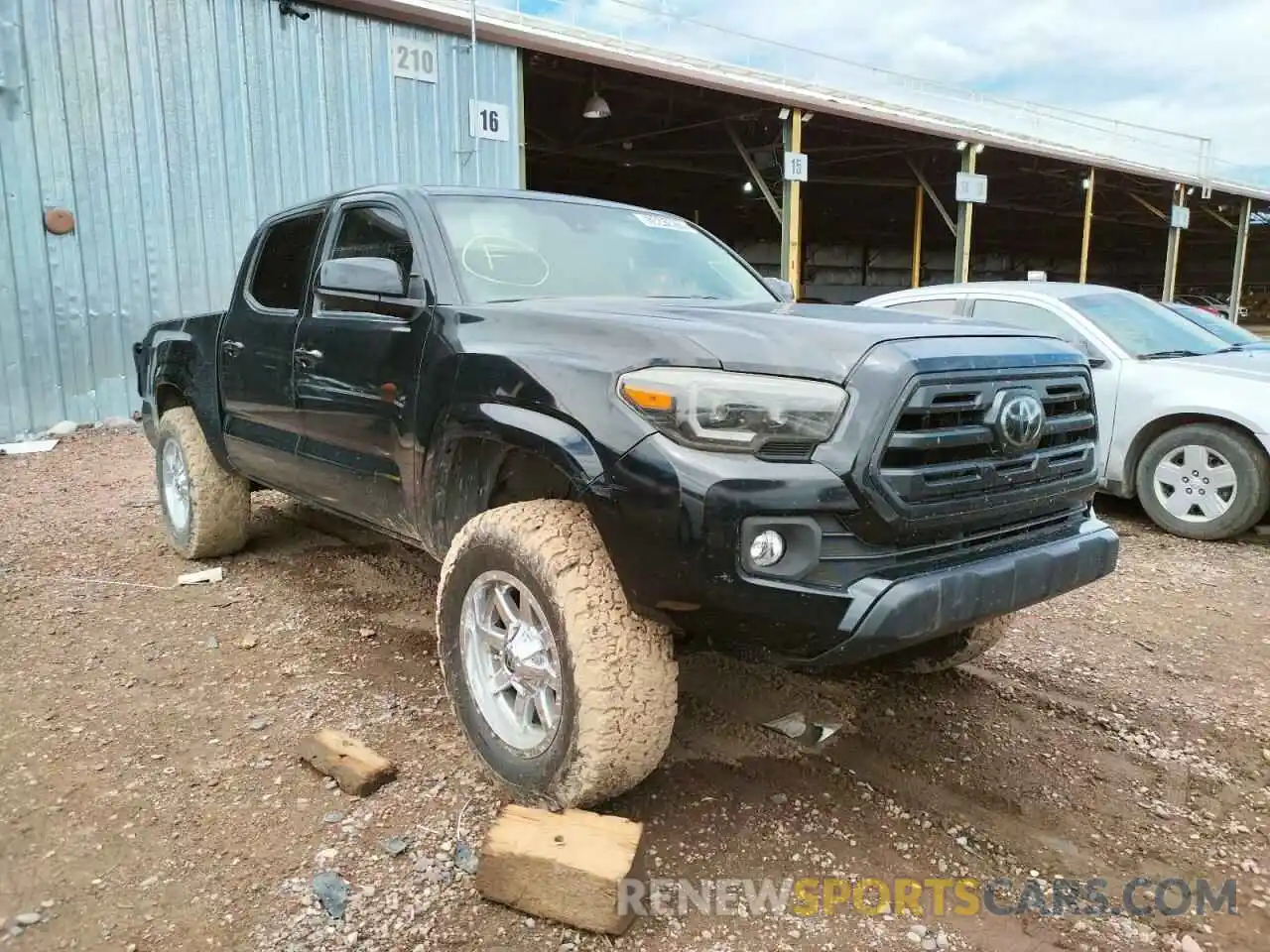 1 Photograph of a damaged car 3TMCZ5AN6KM202416 TOYOTA TACOMA 2019