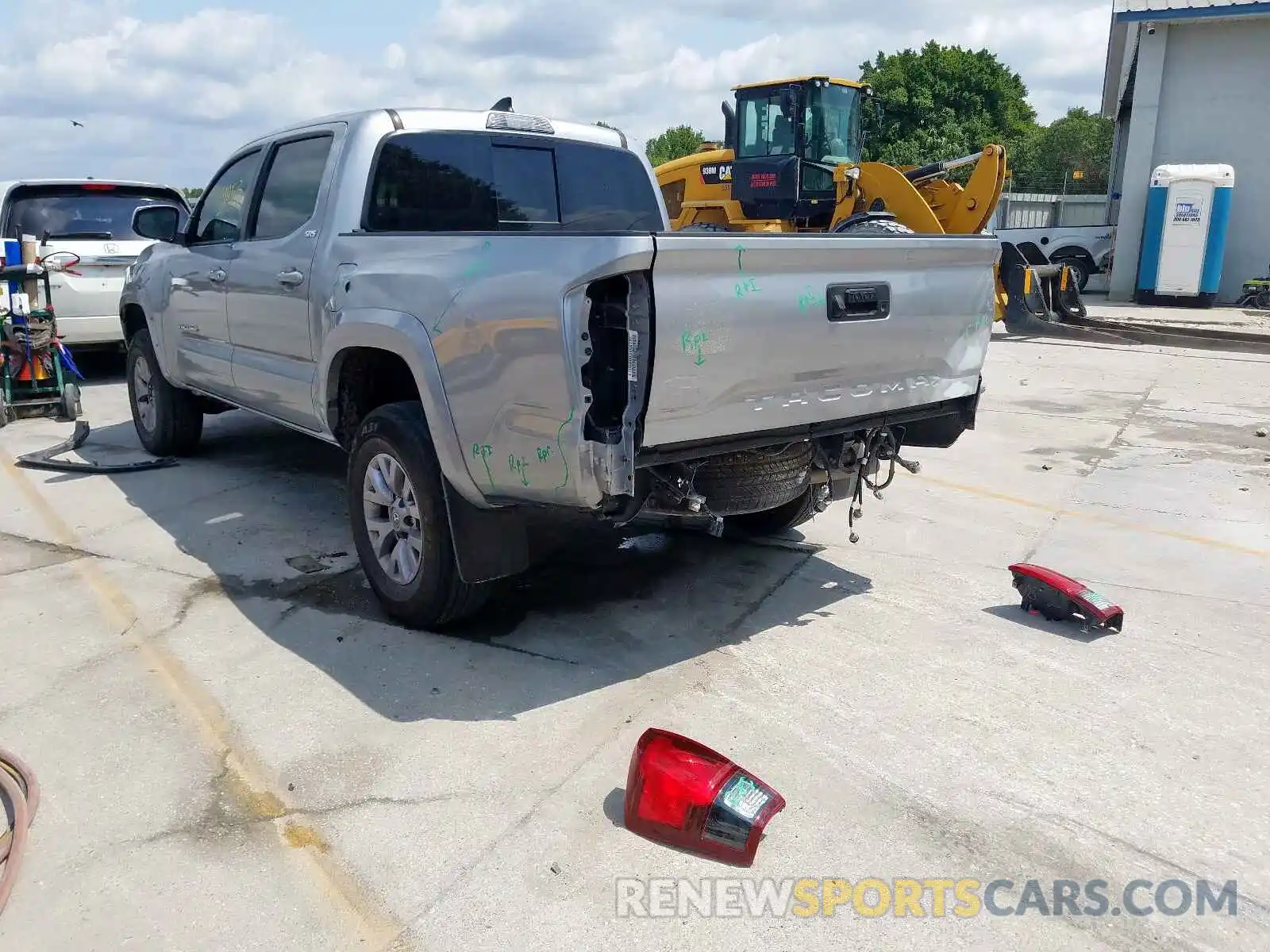 3 Photograph of a damaged car 3TMCZ5AN6KM202688 TOYOTA TACOMA 2019