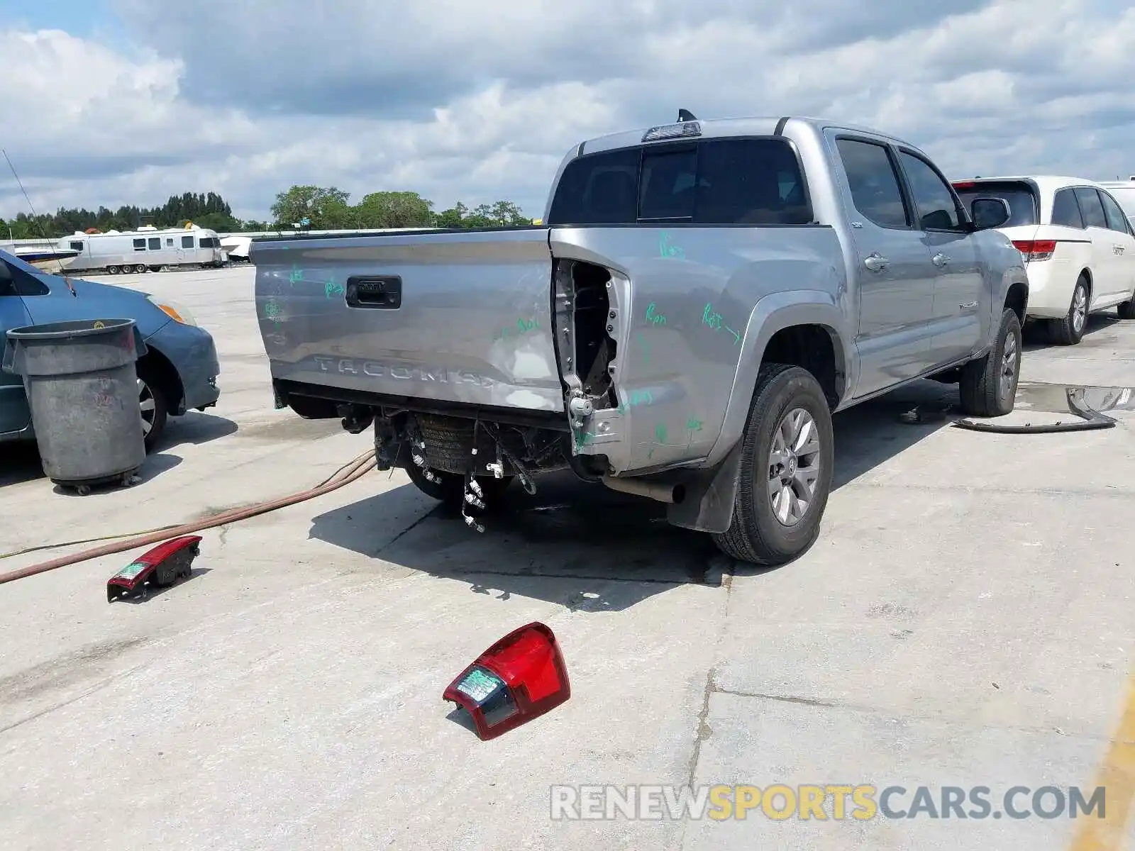 4 Photograph of a damaged car 3TMCZ5AN6KM202688 TOYOTA TACOMA 2019