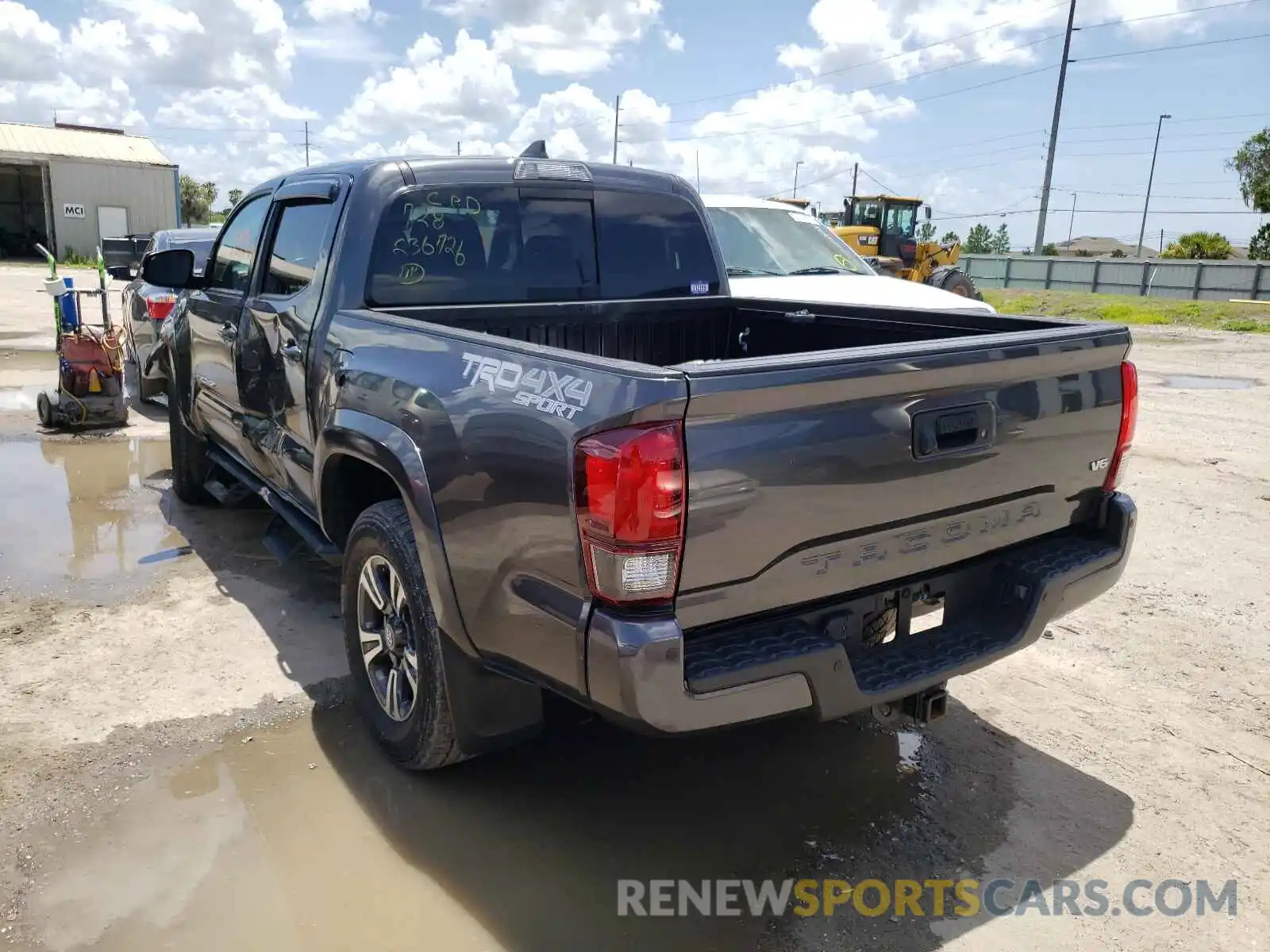 3 Фотография поврежденного автомобиля 3TMCZ5AN6KM204151 TOYOTA TACOMA 2019