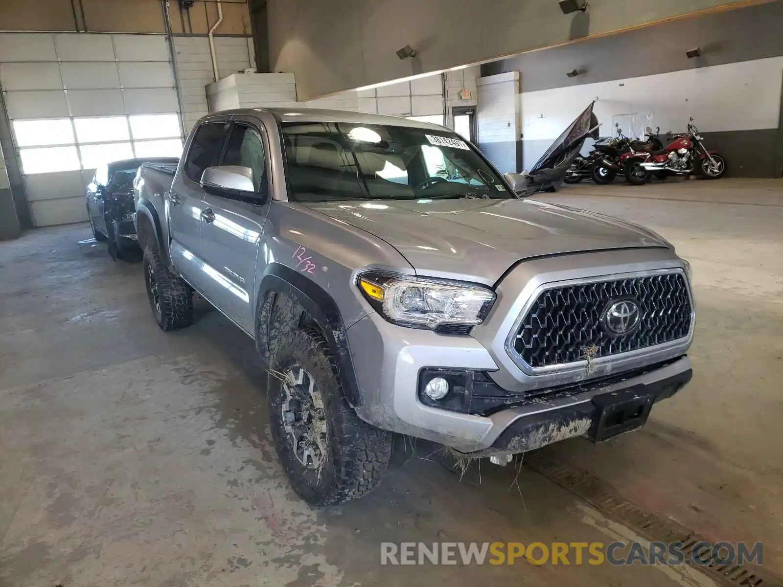 1 Photograph of a damaged car 3TMCZ5AN6KM205123 TOYOTA TACOMA 2019