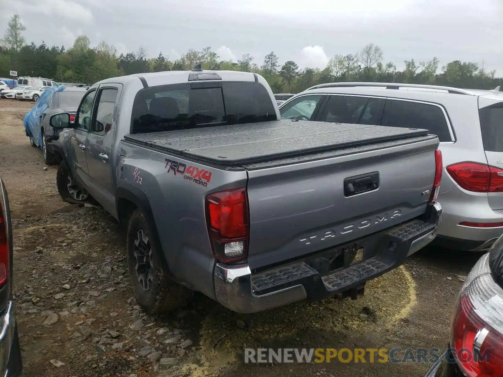 3 Photograph of a damaged car 3TMCZ5AN6KM205123 TOYOTA TACOMA 2019