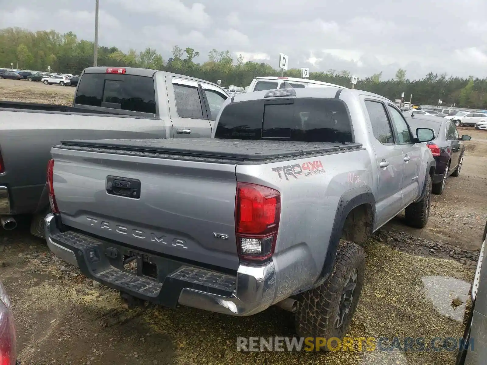 4 Photograph of a damaged car 3TMCZ5AN6KM205123 TOYOTA TACOMA 2019