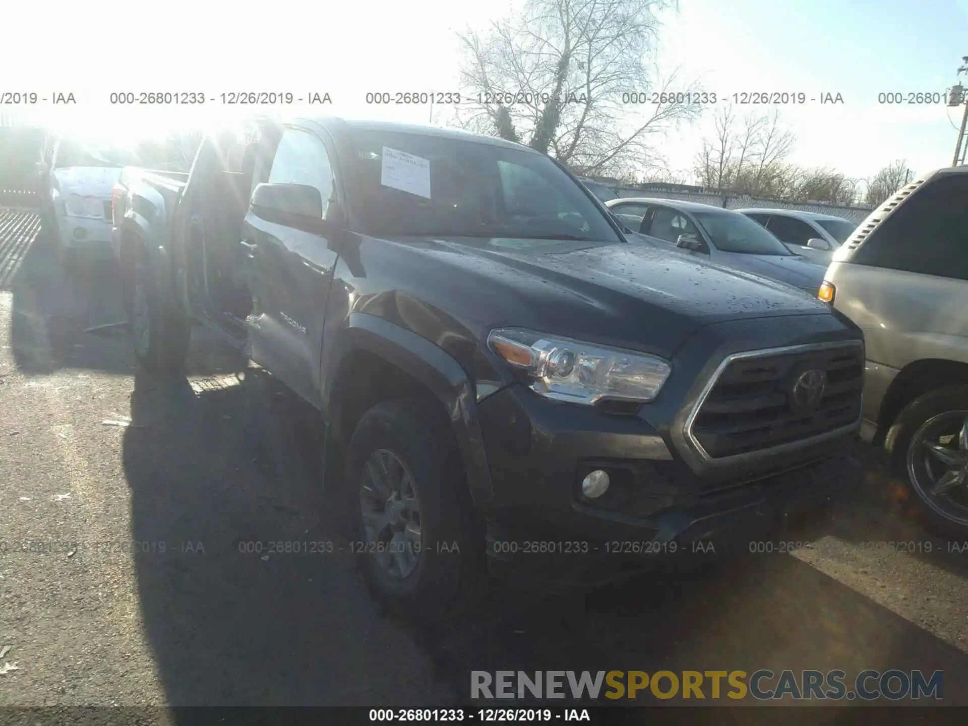 1 Фотография поврежденного автомобиля 3TMCZ5AN6KM206191 TOYOTA TACOMA 2019