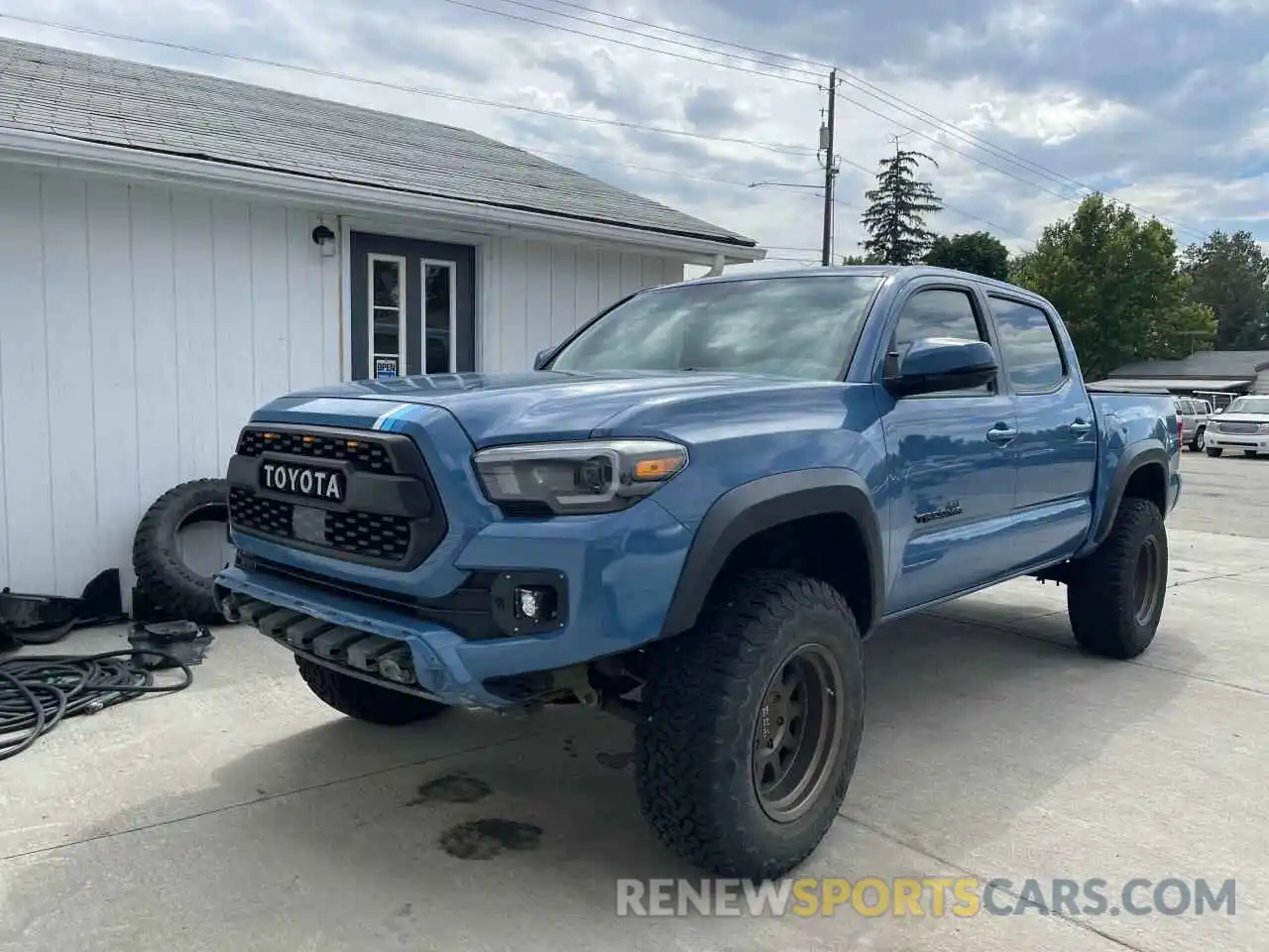 2 Photograph of a damaged car 3TMCZ5AN6KM222374 TOYOTA TACOMA 2019