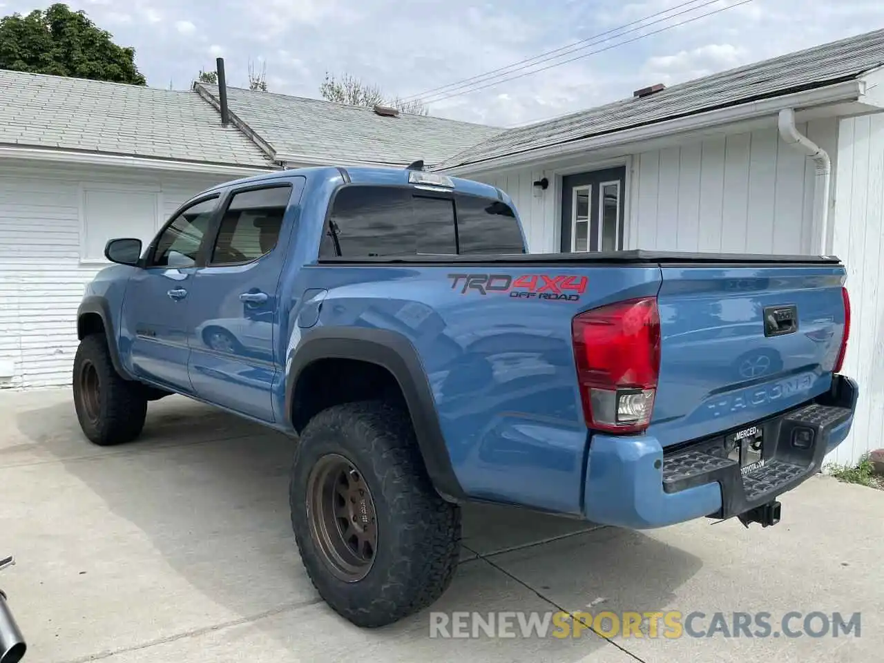 3 Photograph of a damaged car 3TMCZ5AN6KM222374 TOYOTA TACOMA 2019