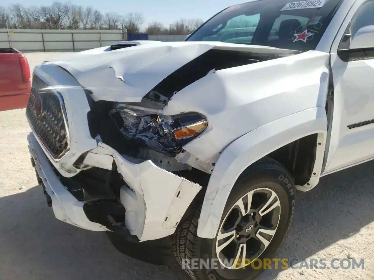 9 Photograph of a damaged car 3TMCZ5AN6KM223010 TOYOTA TACOMA 2019