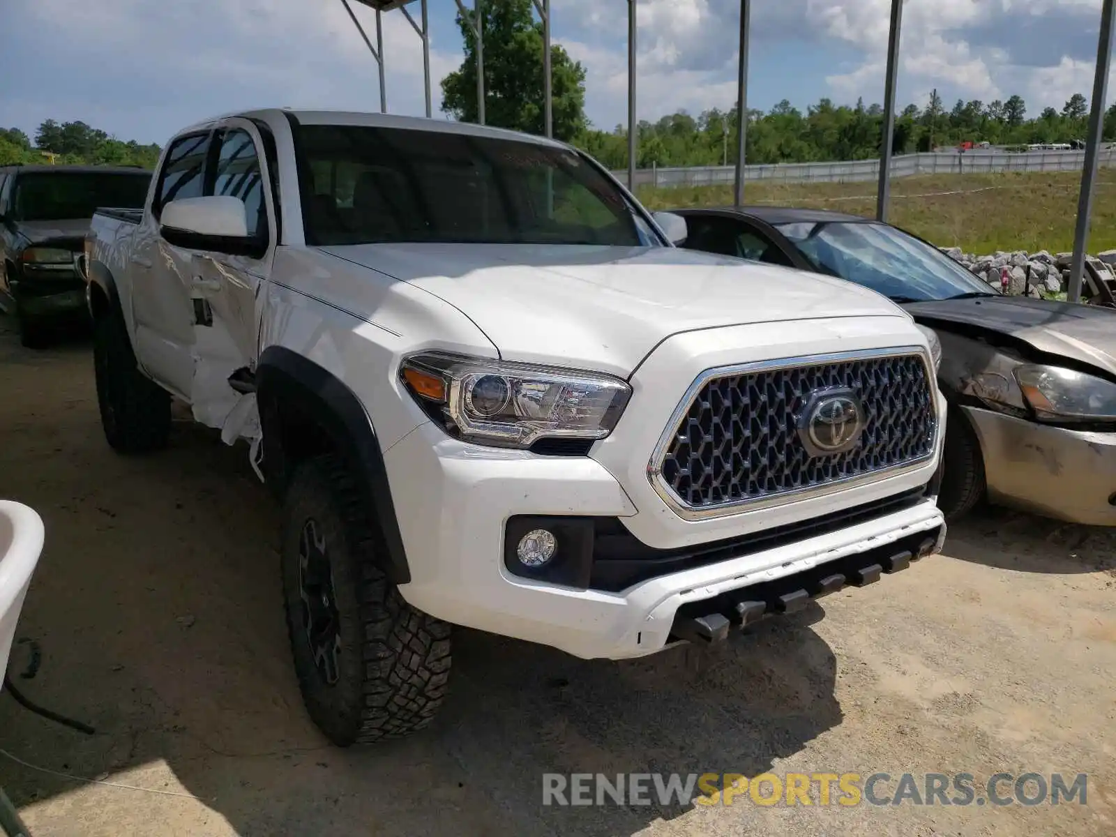 1 Photograph of a damaged car 3TMCZ5AN6KM224433 TOYOTA TACOMA 2019