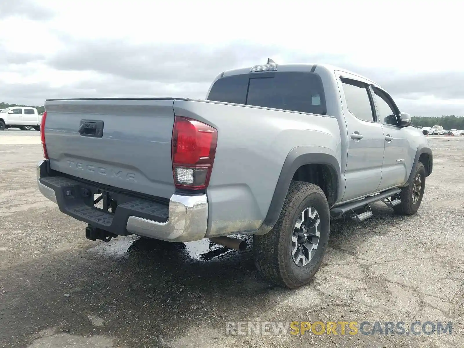 4 Photograph of a damaged car 3TMCZ5AN6KM225789 TOYOTA TACOMA 2019