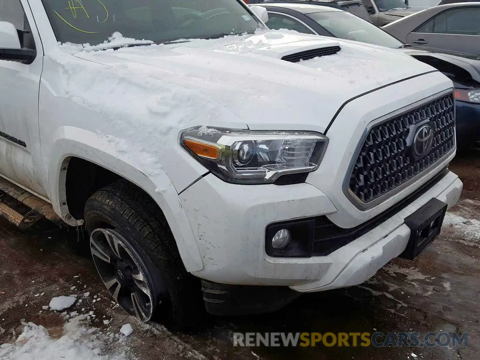 9 Photograph of a damaged car 3TMCZ5AN6KM228868 TOYOTA TACOMA 2019