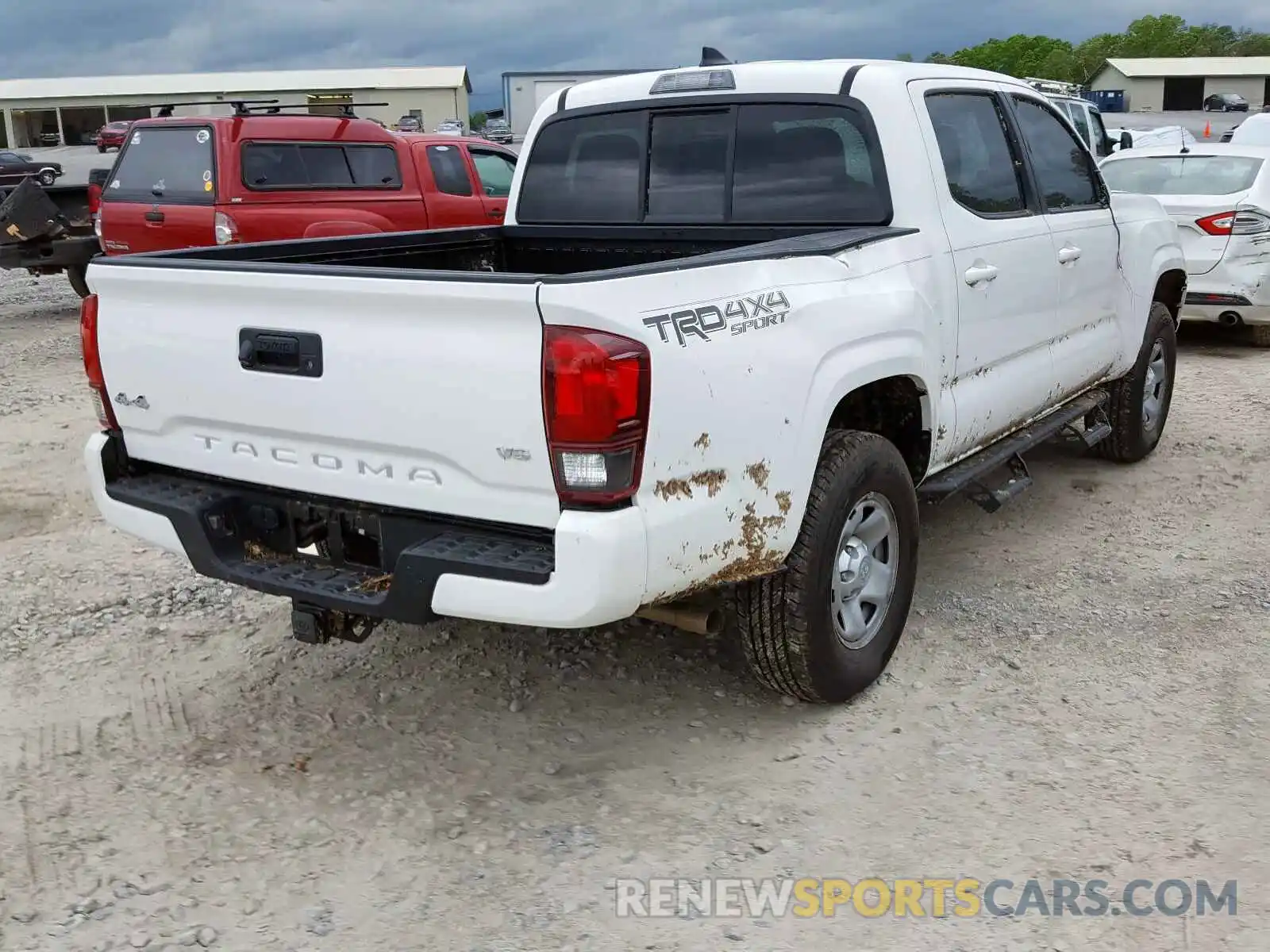 4 Photograph of a damaged car 3TMCZ5AN6KM230751 TOYOTA TACOMA 2019