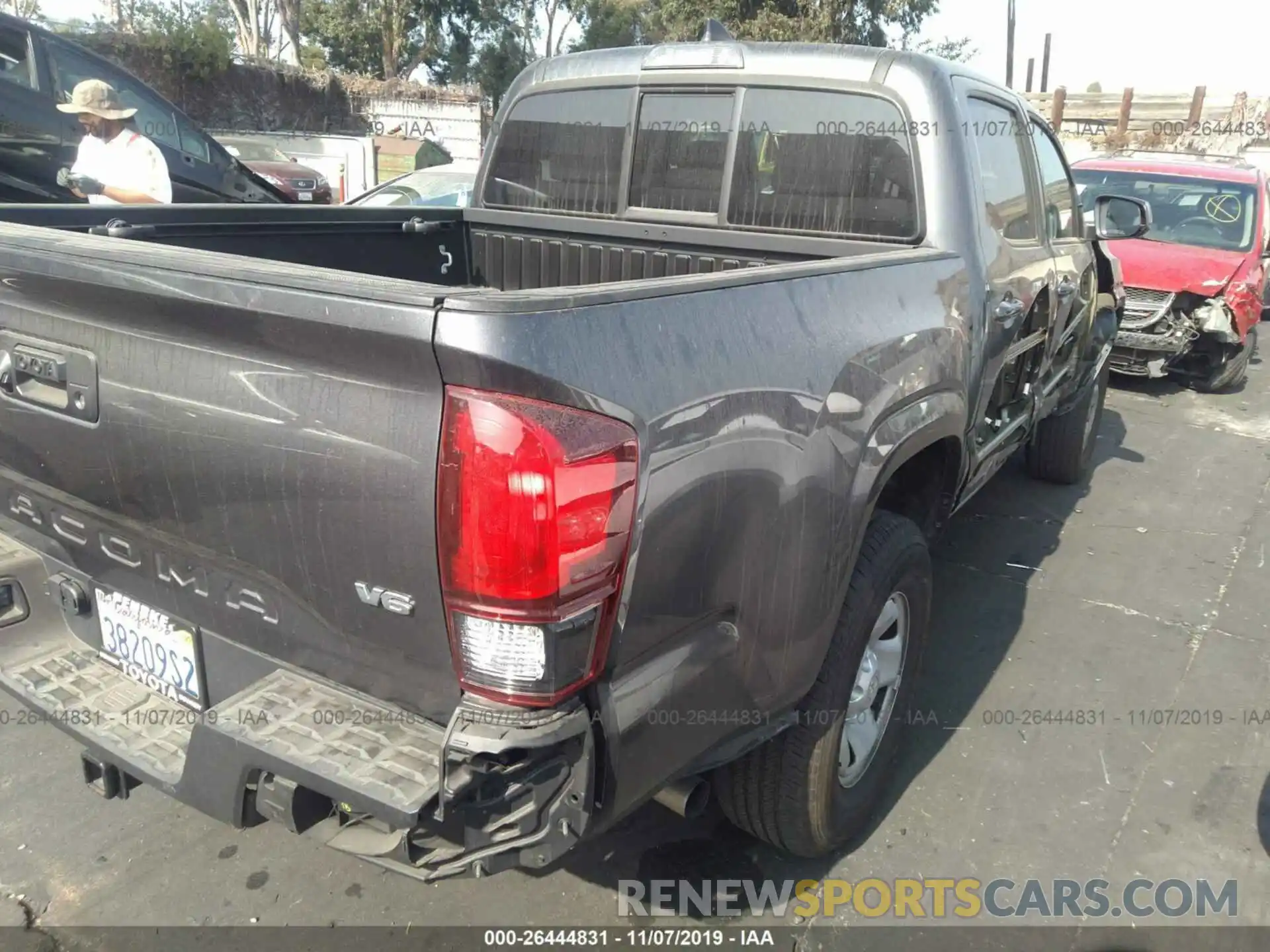 4 Photograph of a damaged car 3TMCZ5AN6KM232919 TOYOTA TACOMA 2019