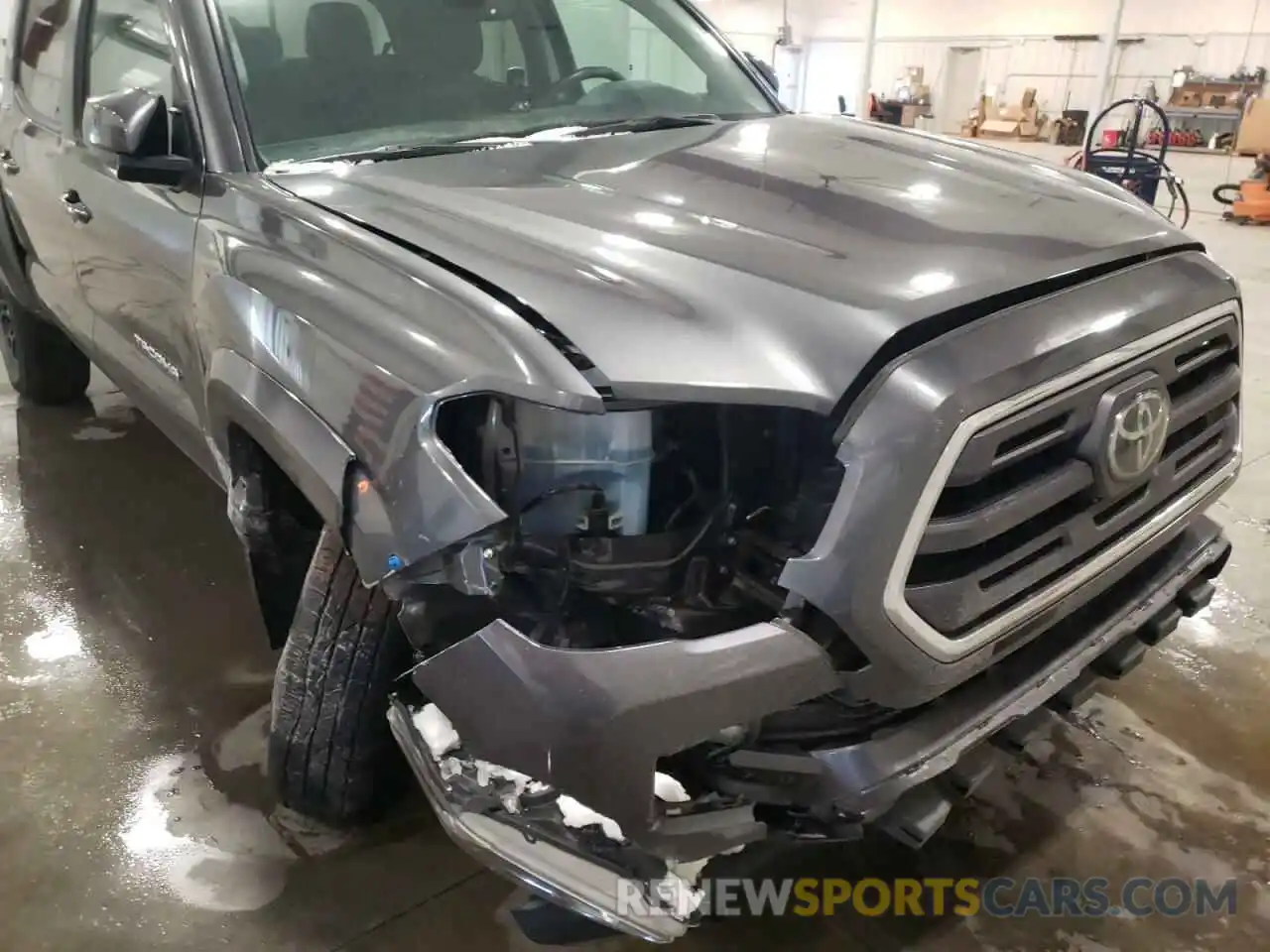 9 Photograph of a damaged car 3TMCZ5AN6KM232922 TOYOTA TACOMA 2019