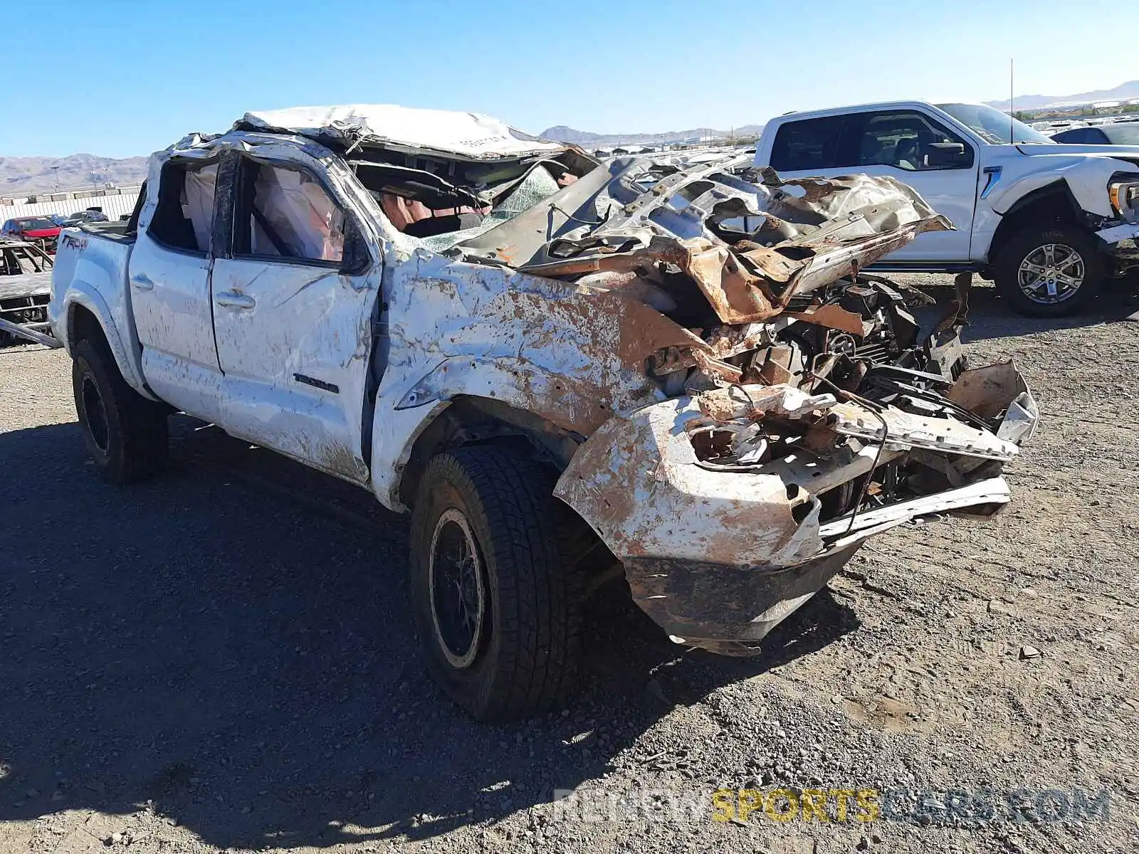 1 Photograph of a damaged car 3TMCZ5AN6KM235075 TOYOTA TACOMA 2019