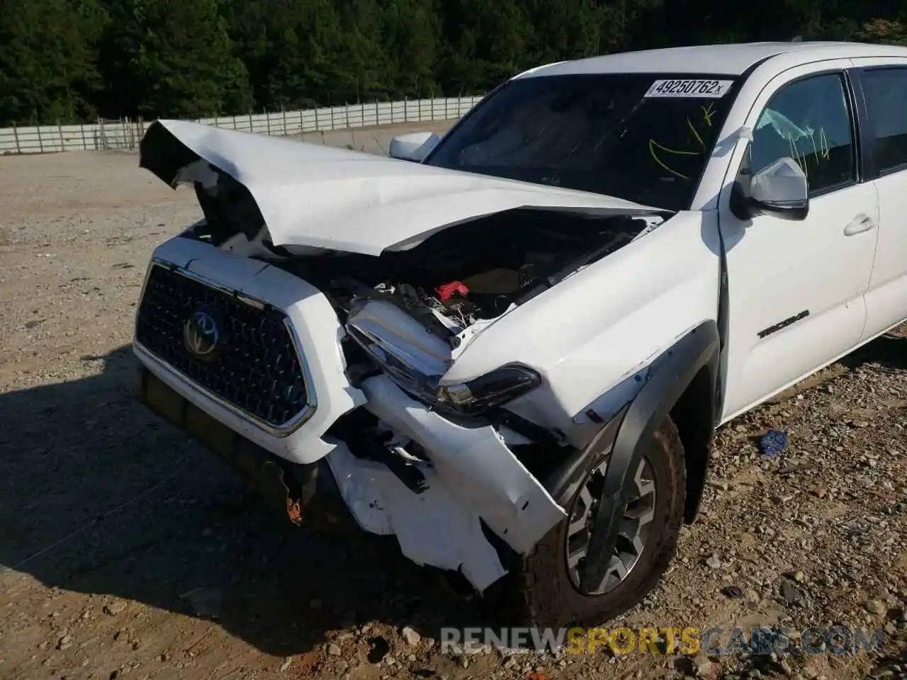 9 Photograph of a damaged car 3TMCZ5AN6KM236100 TOYOTA TACOMA 2019