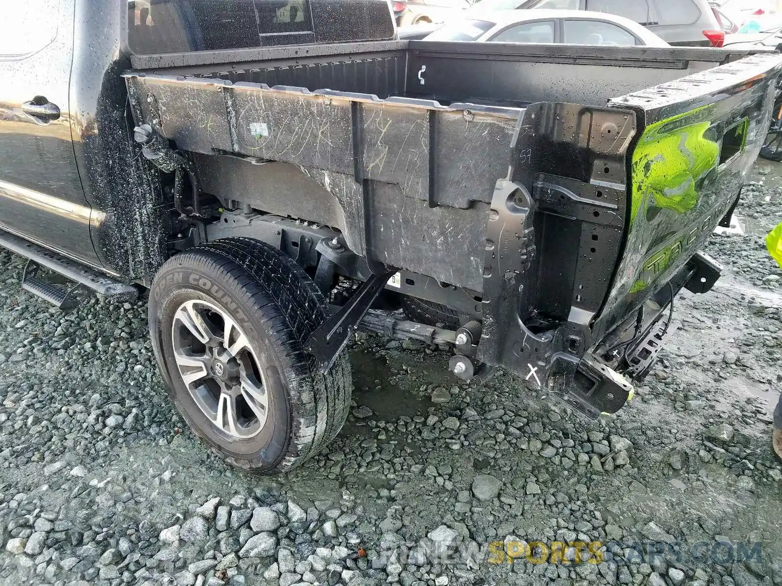 9 Фотография поврежденного автомобиля 3TMCZ5AN6KM238994 TOYOTA TACOMA 2019