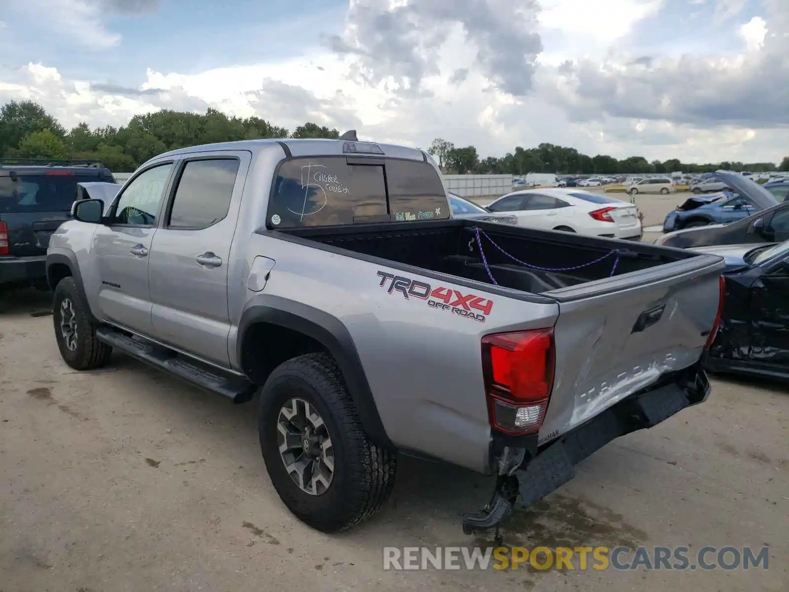 3 Фотография поврежденного автомобиля 3TMCZ5AN6KM239837 TOYOTA TACOMA 2019