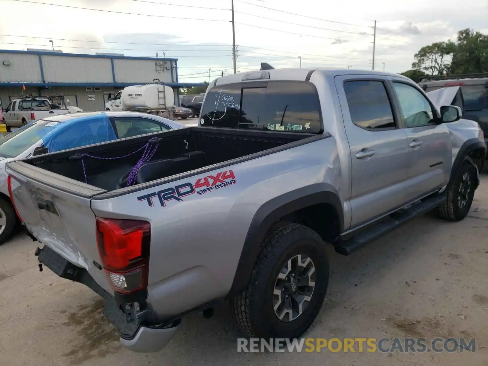 4 Фотография поврежденного автомобиля 3TMCZ5AN6KM239837 TOYOTA TACOMA 2019