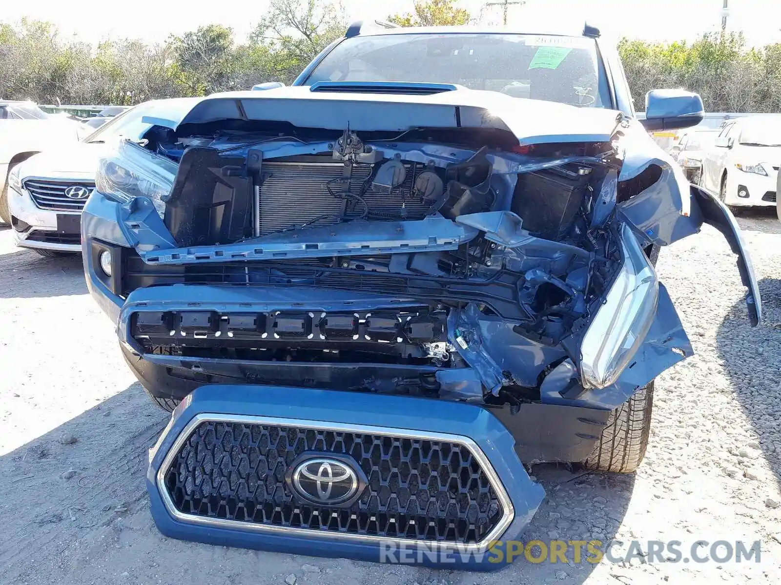 9 Photograph of a damaged car 3TMCZ5AN6KM241653 TOYOTA TACOMA 2019