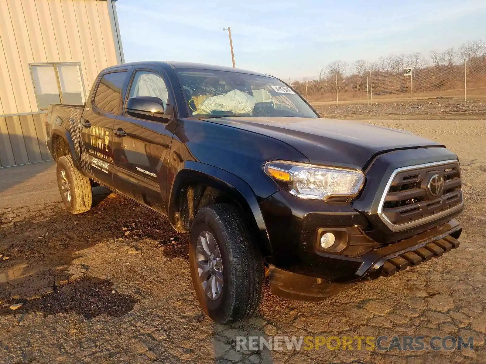 1 Photograph of a damaged car 3TMCZ5AN6KM242642 TOYOTA TACOMA 2019