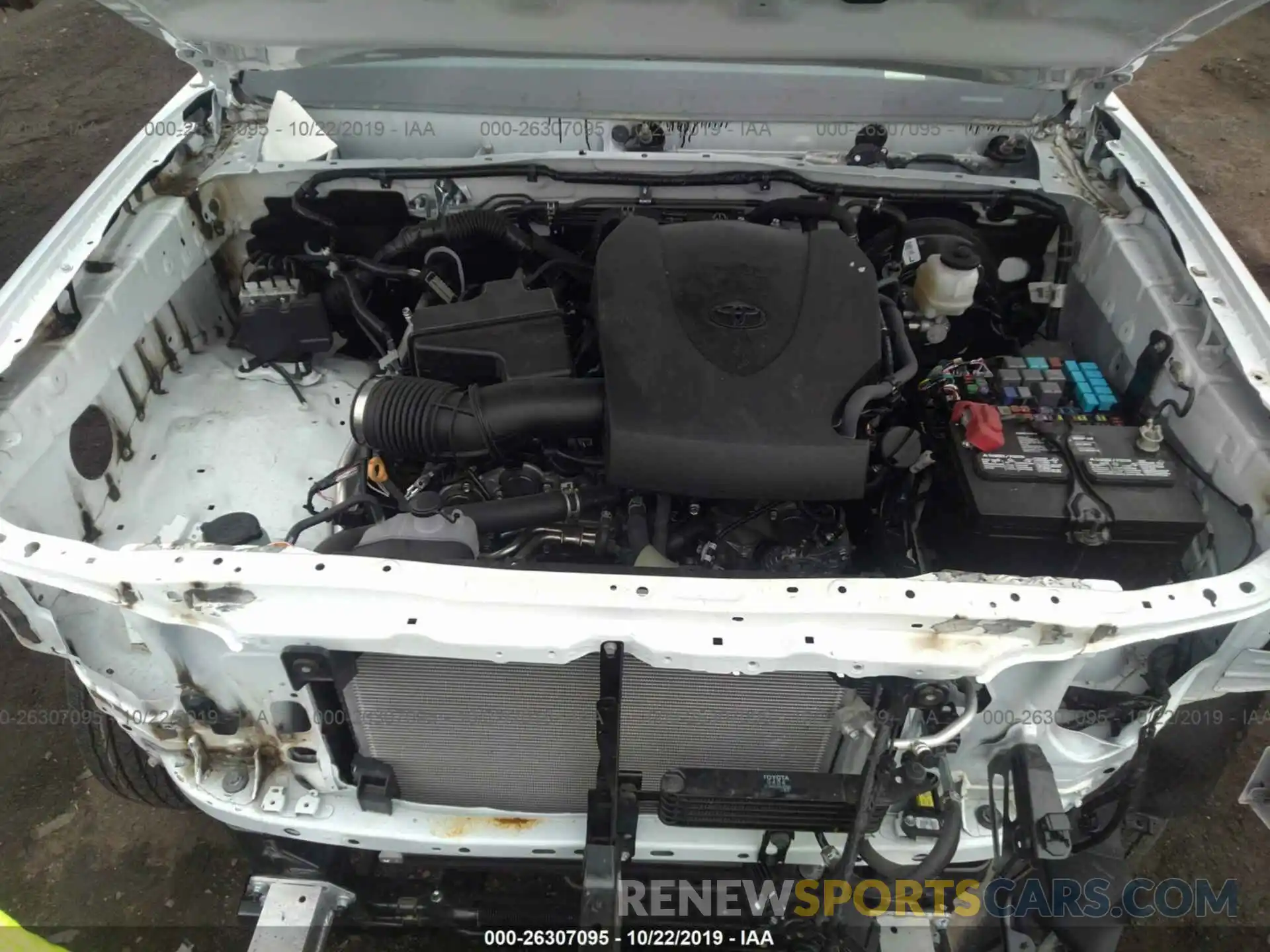 10 Photograph of a damaged car 3TMCZ5AN6KM246271 TOYOTA TACOMA 2019