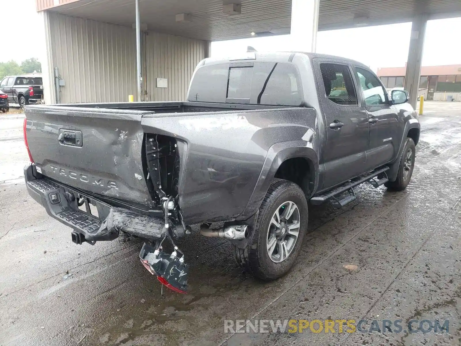 4 Photograph of a damaged car 3TMCZ5AN6KM260350 TOYOTA TACOMA 2019