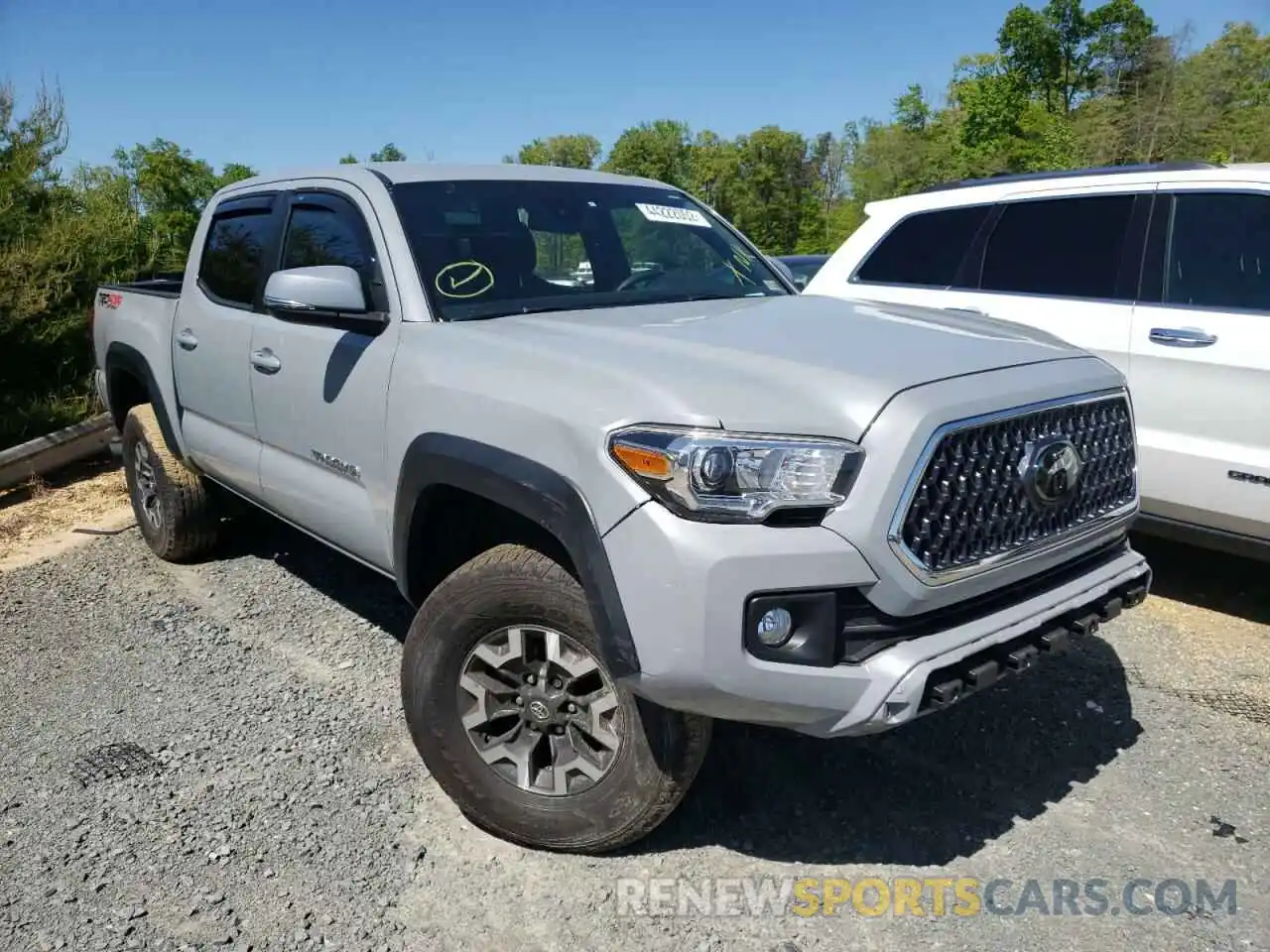 1 Photograph of a damaged car 3TMCZ5AN6KM268531 TOYOTA TACOMA 2019