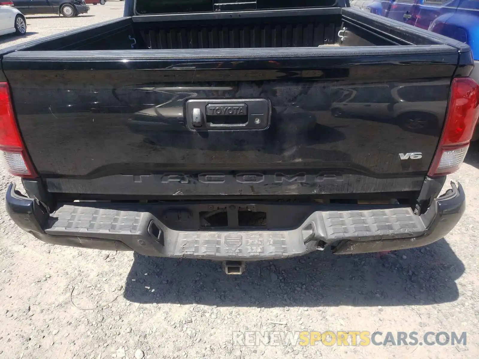 9 Photograph of a damaged car 3TMCZ5AN6KM274894 TOYOTA TACOMA 2019