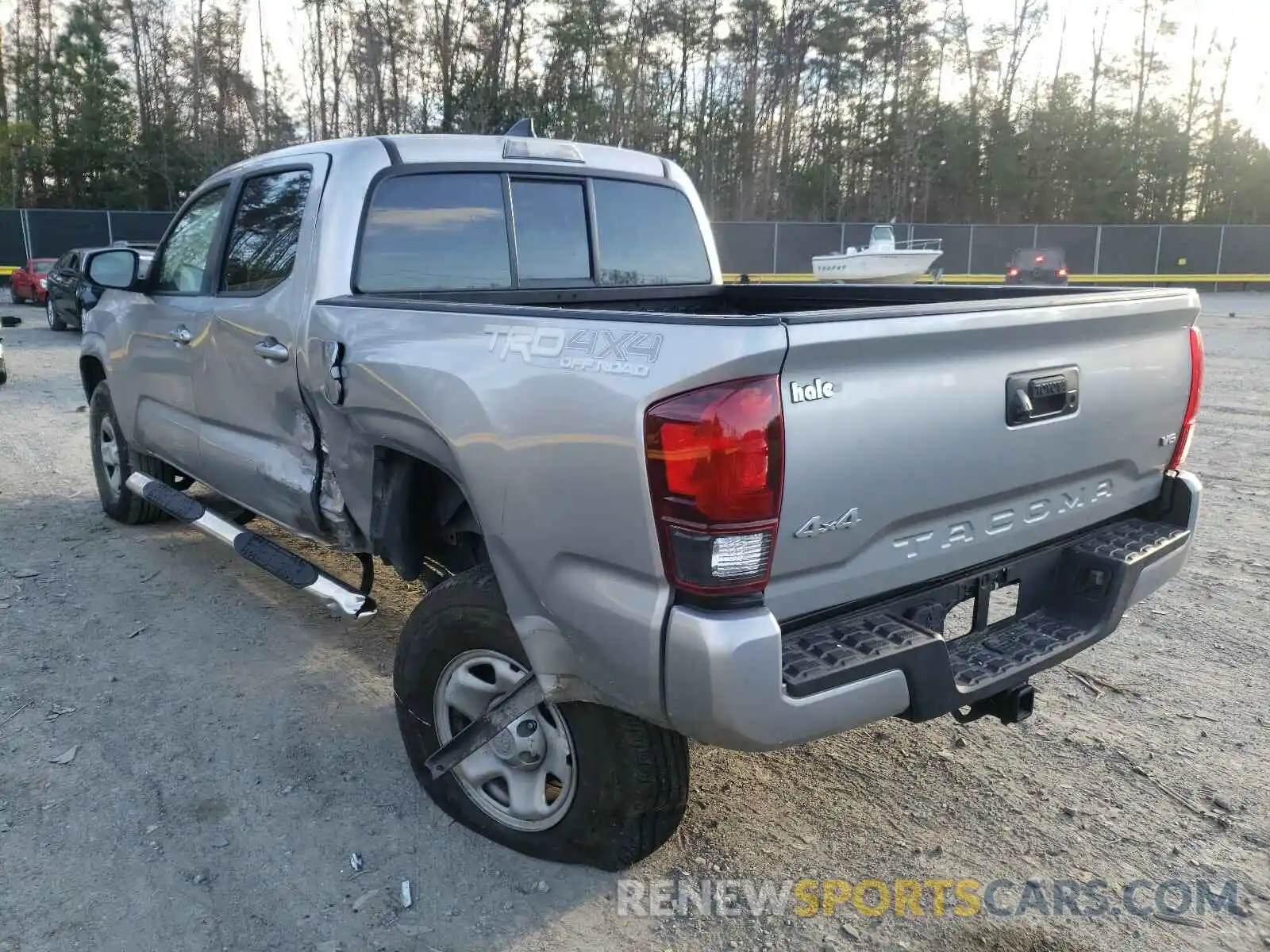 3 Photograph of a damaged car 3TMCZ5AN6KM276130 TOYOTA TACOMA 2019